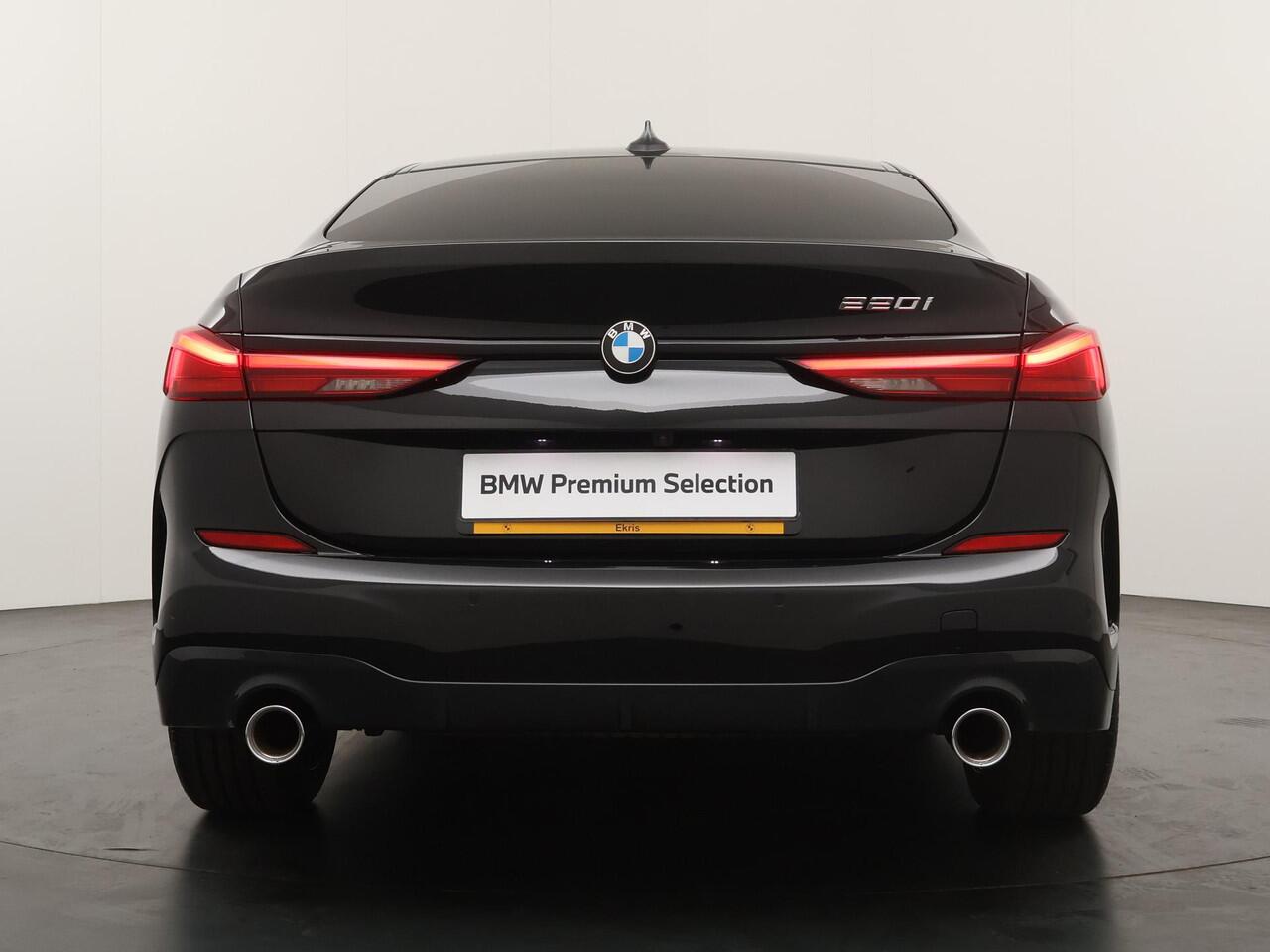 BMW 2-SERIE Gran Coupé 220 M Sport | Panoramadak | Active Cruise | Head-Up | Stoelverwarming | Stuurverwarming |