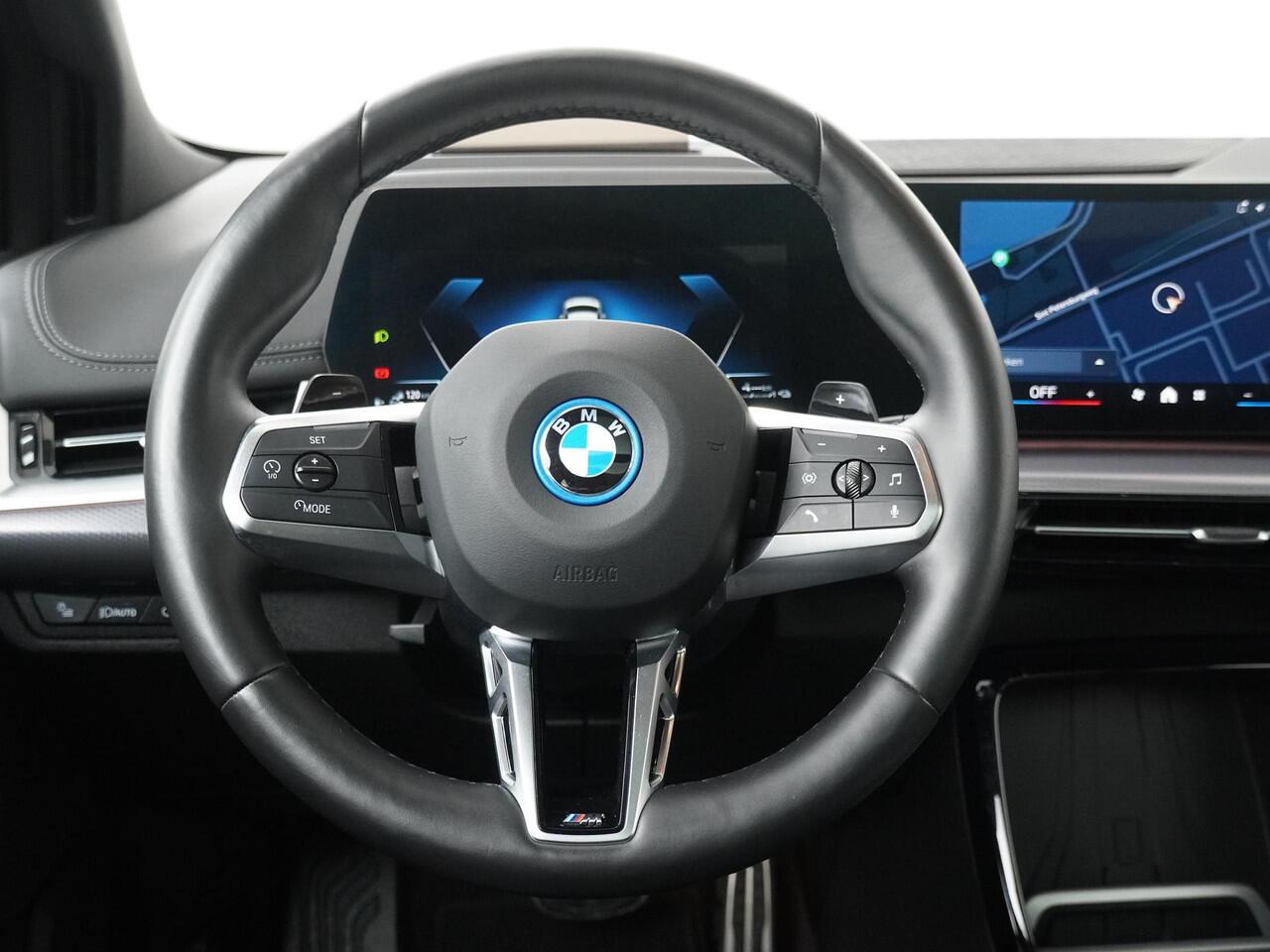 BMW 2-SERIE Active Tourer 225e xDrive | M-Sportpakket | Panoramadak | Harman Kardon | Head-Up Display |