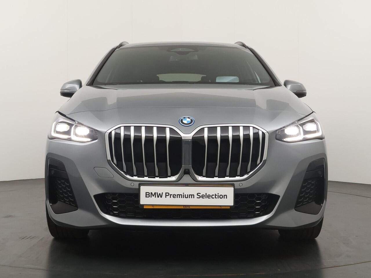 BMW 2-SERIE Active Tourer 225e xDrive | M-Sportpakket | Panoramadak | Harman Kardon | Head-Up Display |