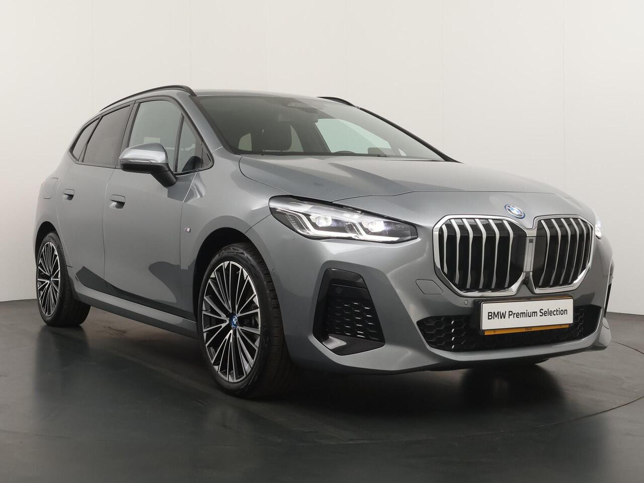 BMW 2-SERIE Active Tourer 225e xDrive | M-Sportpakket | Panoramadak | Harman Kardon | Head-Up Display |