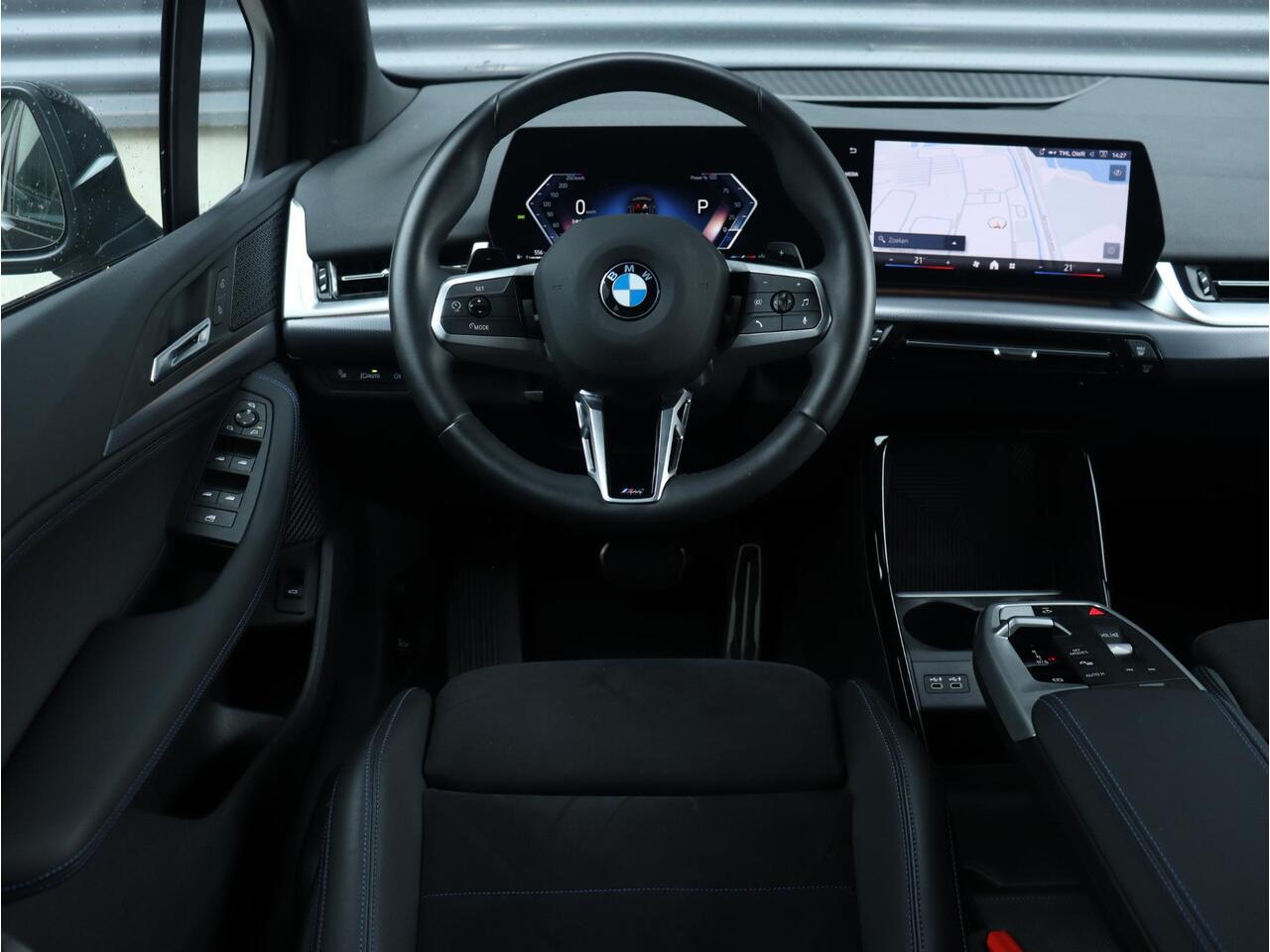 BMW 2-SERIE Active Tourer 218i | M Sportpakket | Trekhaak | Climate Control | Adaptief M Onderstel | Camera | Sportstoelen | LED | 17'' LMV