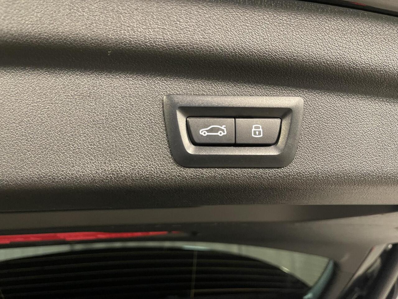 BMW 2-SERIE Active Tourer 225e xDrive M Sport 19"/Leder/Panoramadak/Stoel + stuurverwarming/Harman Kardon/360 camera/Head-up/Dodehoek/Keyless