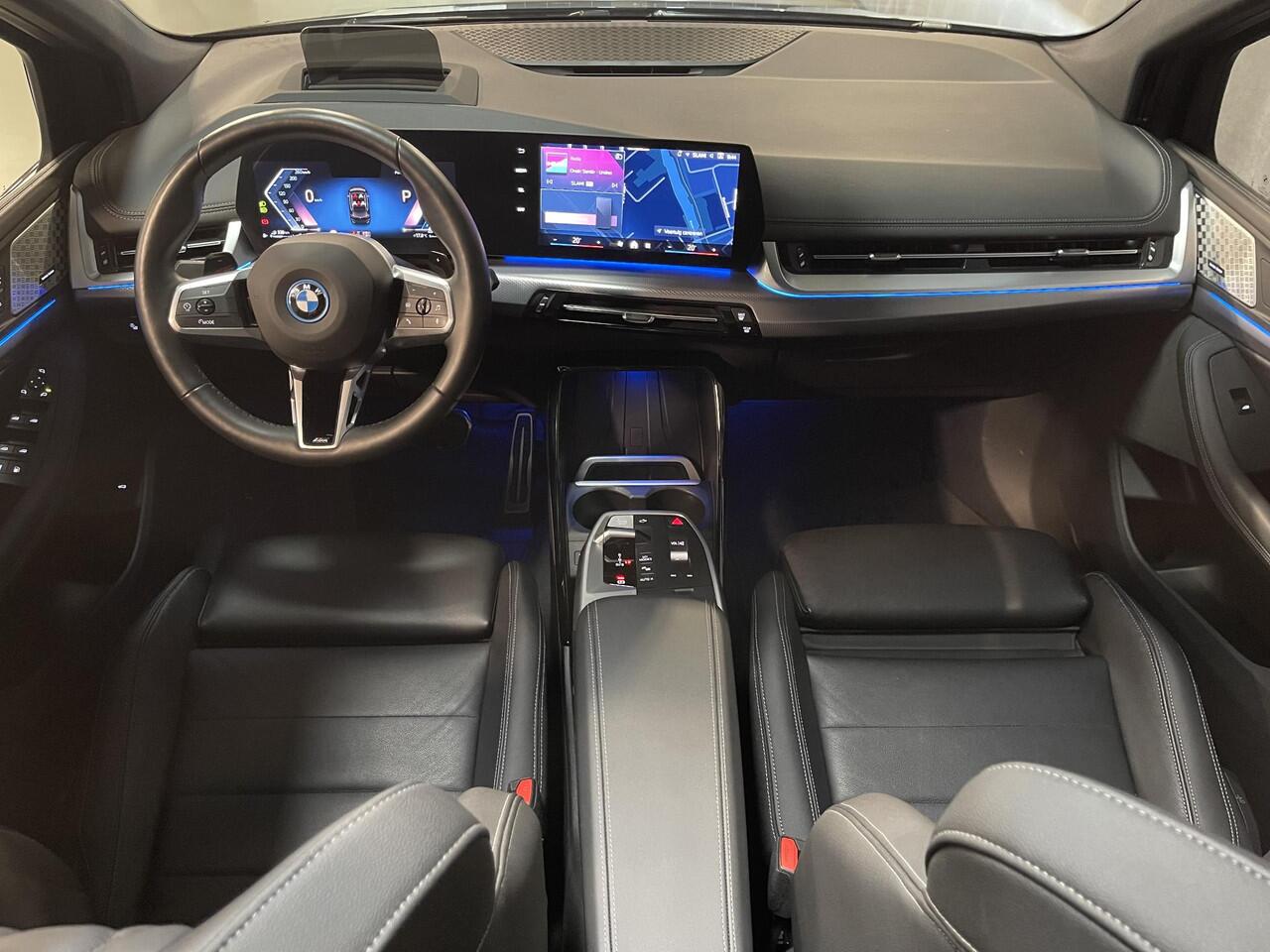 BMW 2-SERIE Active Tourer 225e xDrive M Sport 19"/Leder/Panoramadak/Stoel + stuurverwarming/Harman Kardon/360 camera/Head-up/Dodehoek/Keyless