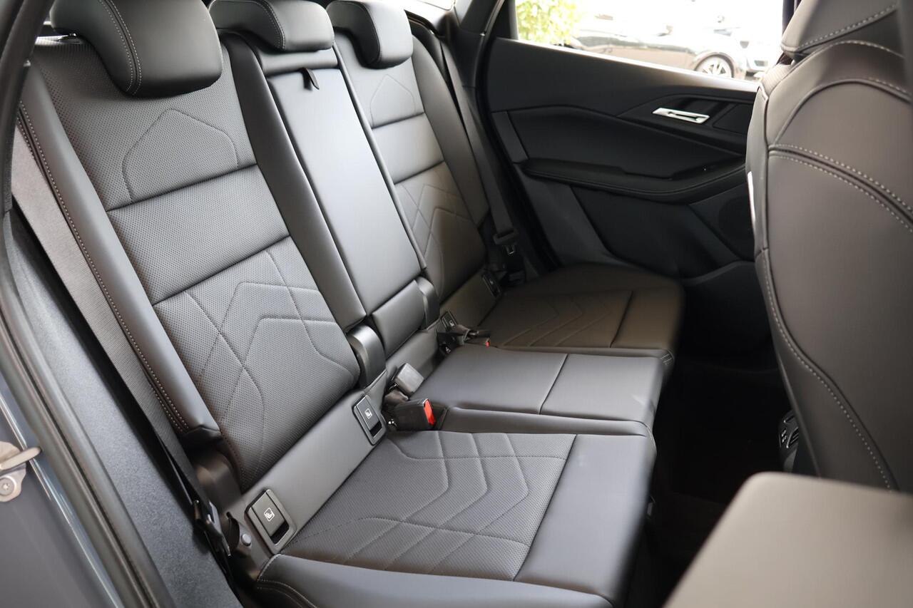 BMW 2-SERIE Active Tourer 218i M-Sportpakket | Premium Pack | Elektrische Trekhaak