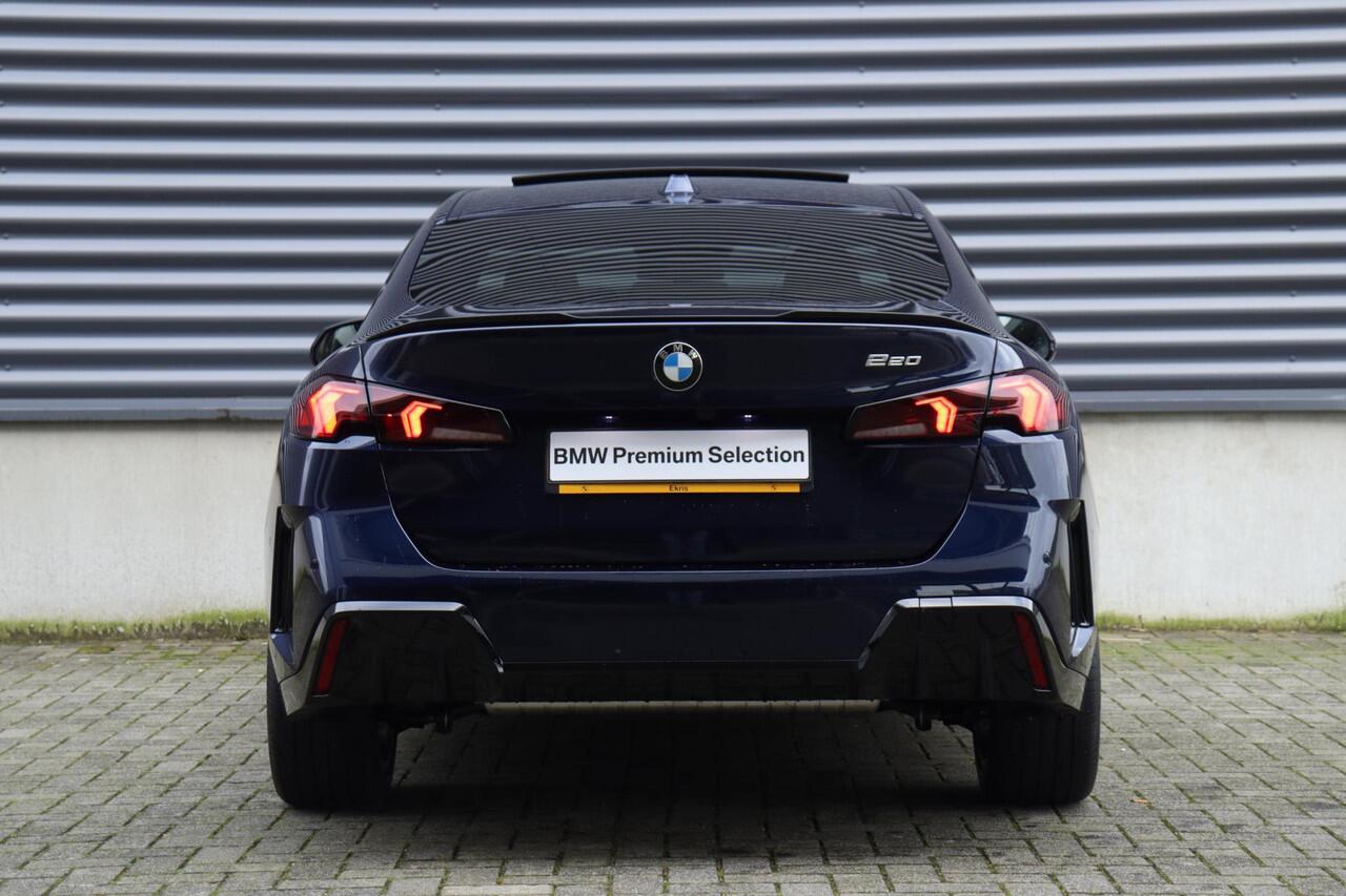 BMW 2-SERIE Gran Coupé 220 | M Sportpakket Pro | Panodak | Harman Kardon | Driving Assistant | Comfort Access | Achteruitrijcamera | Adaptieve LED | 18'' LMV