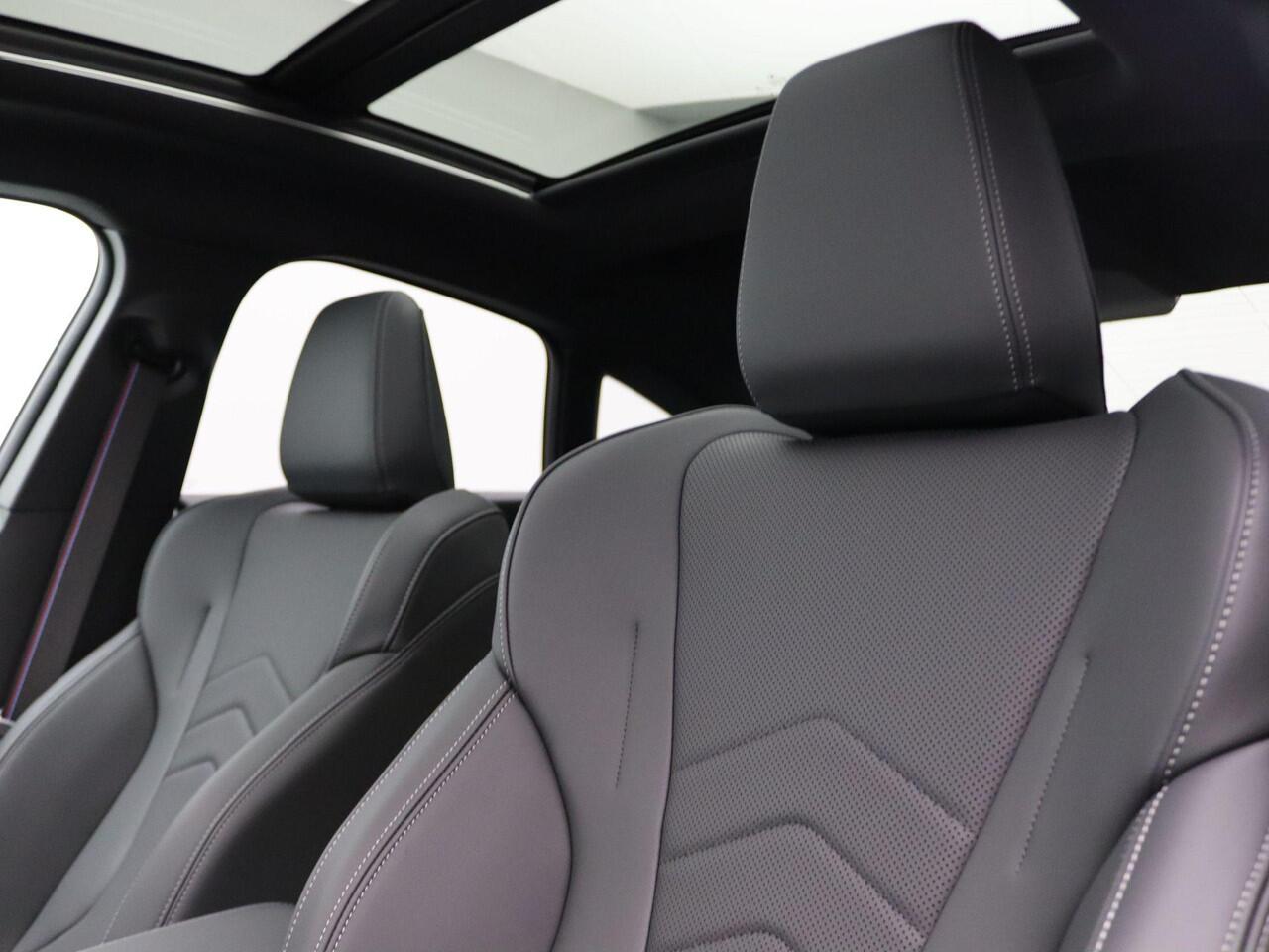 BMW 2-SERIE Gran Coupé 220 M Sportpakket Pro | Premium Pack | Stuurwielrand Verwarmd | Comfort Access | Panoramadak | Driving Assistant Plus | Harman Kardon | 19'' | Ekris Selection