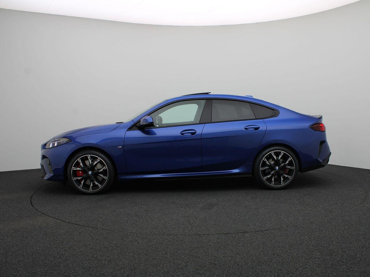 BMW 2-SERIE Gran Coupé 220 M Sportpakket Pro | Premium Pack | Stuurwielrand Verwarmd | Comfort Access | Panoramadak | Driving Assistant Plus | Harman Kardon | 19'' | Ekris Selection