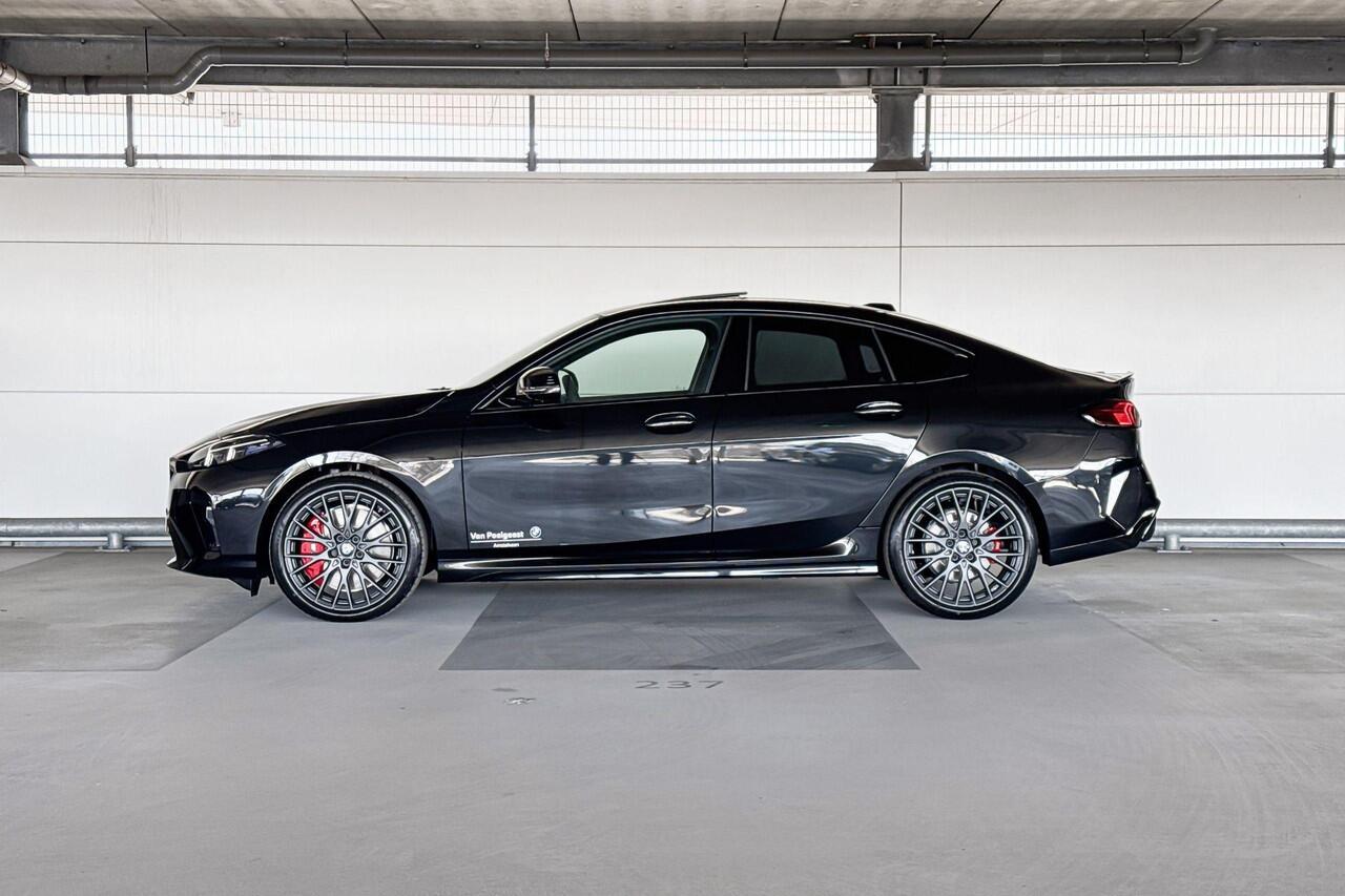 BMW 2-SERIE Gran Coupé 220 | M Sportpakket Pro | Glazen panoramadak