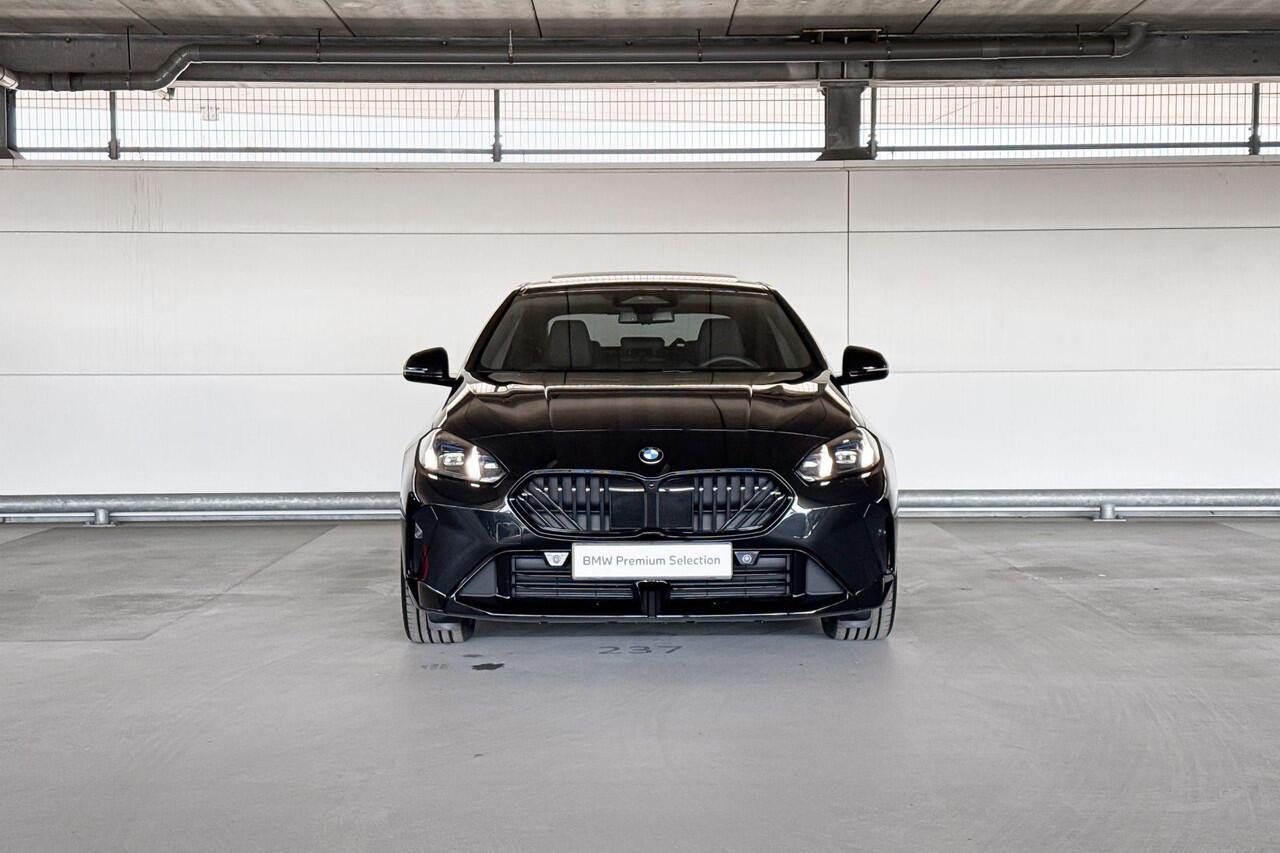 BMW 2-SERIE Gran Coupé 220 | M Sportpakket Pro | Glazen panoramadak