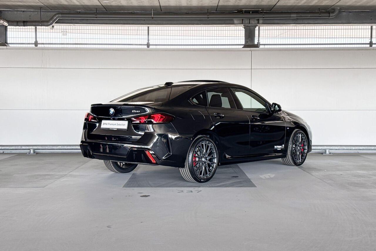BMW 2-SERIE Gran Coupé 220 | M Sportpakket Pro | Glazen panoramadak