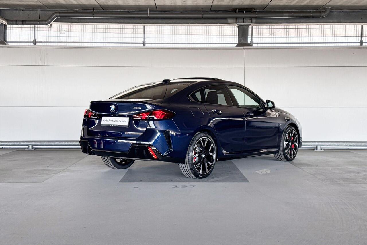 BMW 2-SERIE Gran Coupé 220 | M Sportpakket Pro | Glazen panoramadak