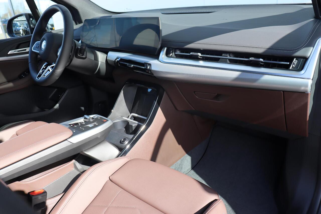 BMW 2-SERIE Active Tourer 225e xDrive M Sportpakket/ Premium Pack/ Stuurverwarming/ Comfort Acces/ Elektrische Trekhaak/ Panoramadak/ Harman-Kardon | Ekris Selection