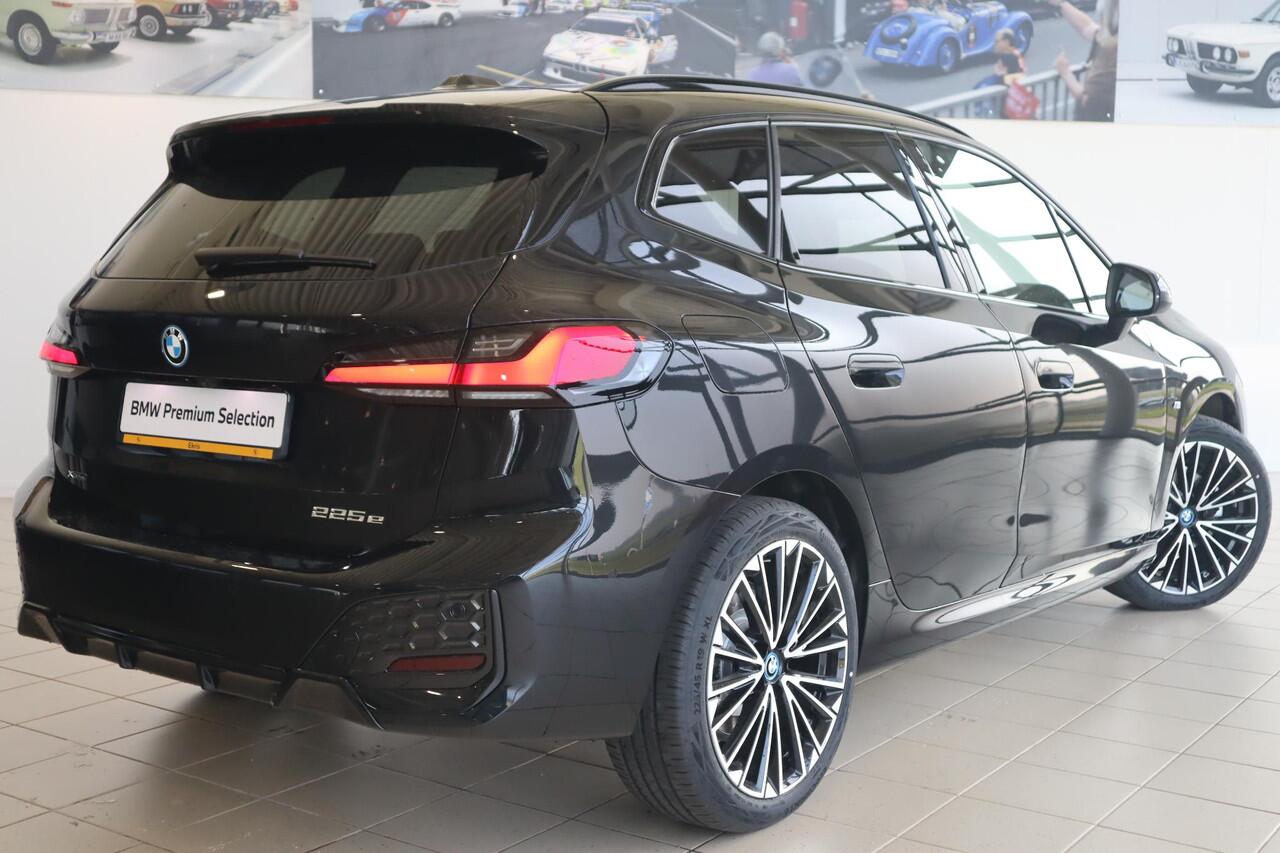 BMW 2-SERIE Active Tourer 225e xDrive M Sportpakket | Premium Pack | Stoelen pakket | Elektr. Trekhaak | Ekris Selection