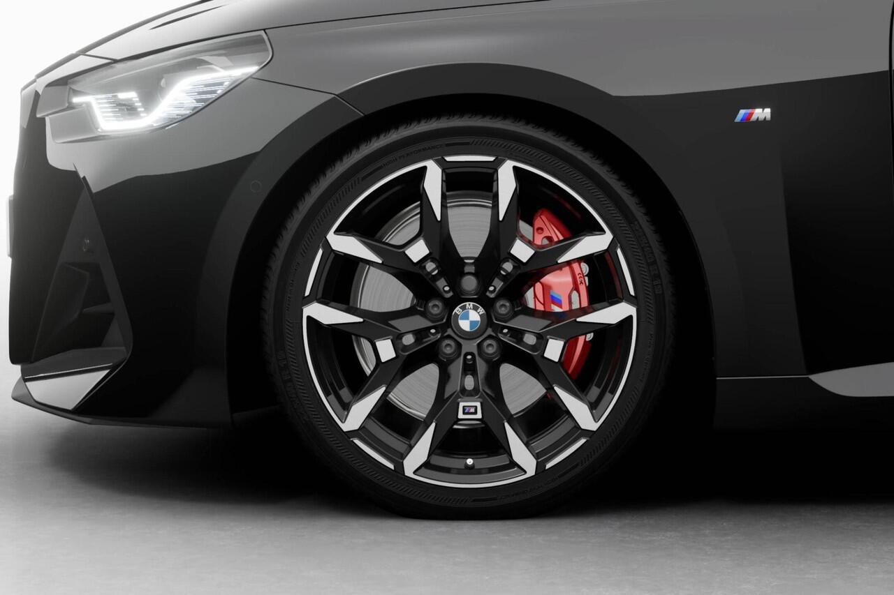 BMW 2-SERIE Coupé 220i | M Sport Pro | Premium Pack | M Interieurlijsten Carbon Fibre