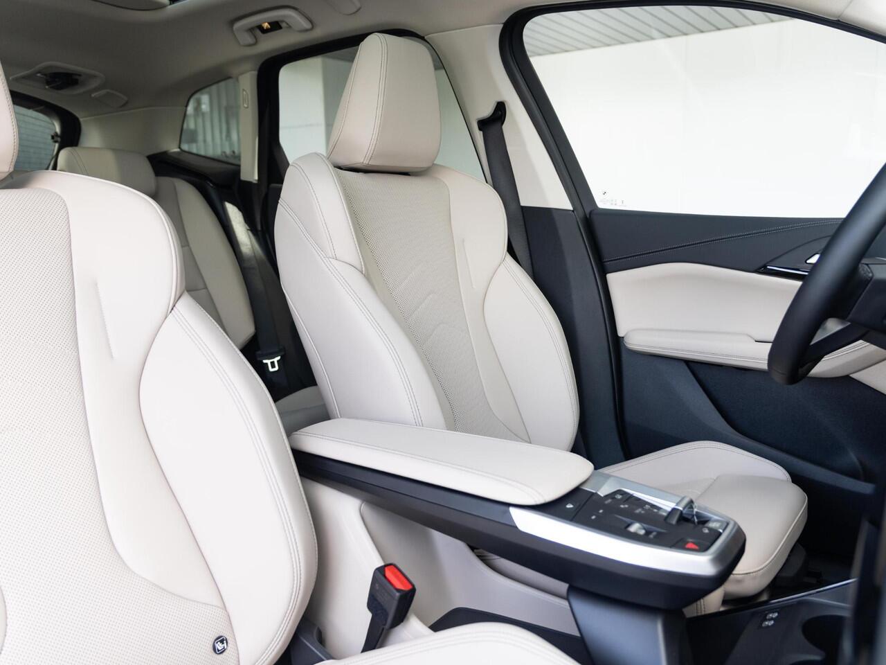 BMW 2-SERIE Active Tourer 225e xDrive | Luxury Line | Innovation Pack | Comfort Pack | Travel Pack