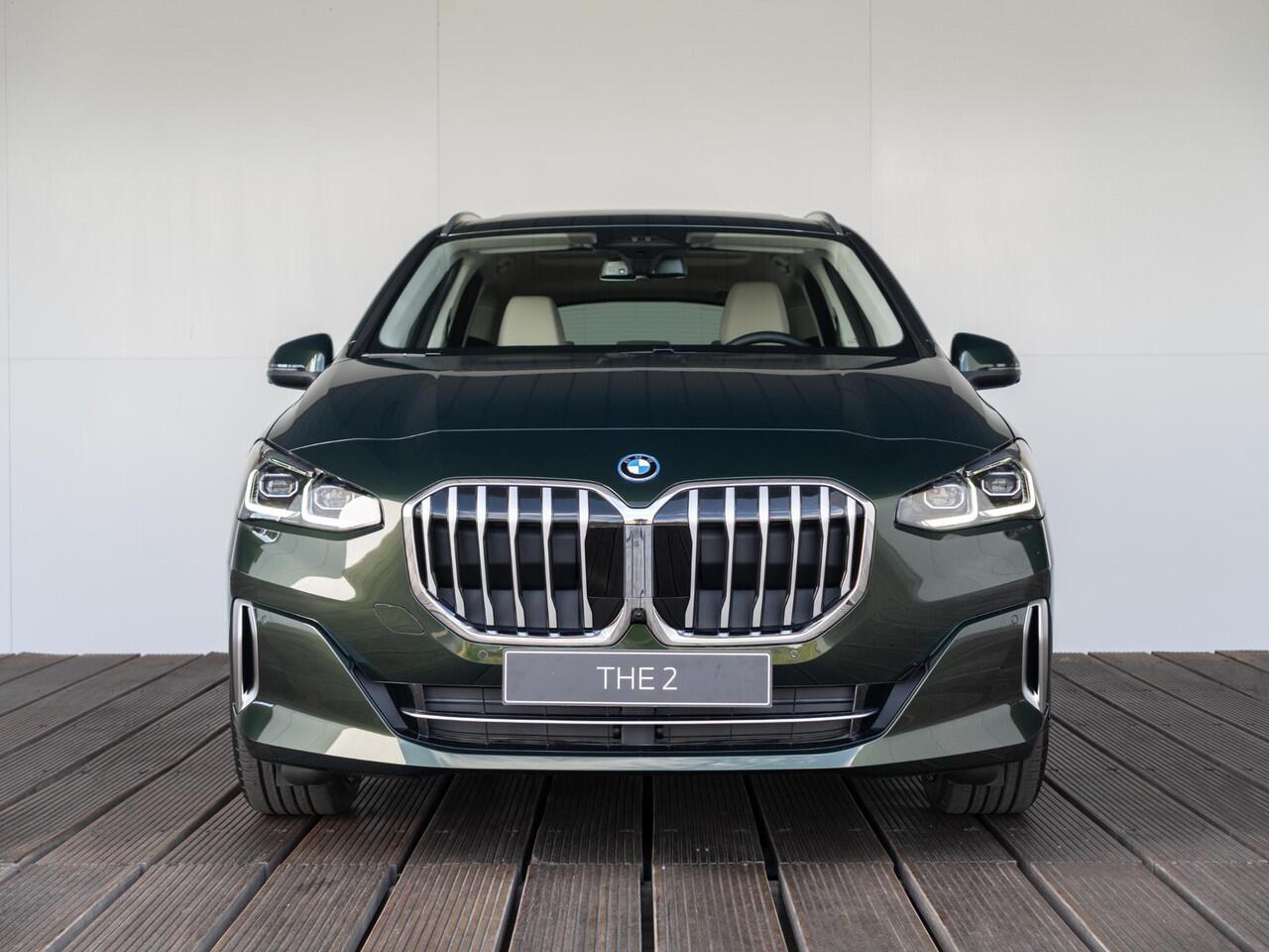 BMW 2-SERIE Active Tourer 225e xDrive | Luxury Line | Innovation Pack | Comfort Pack | Travel Pack