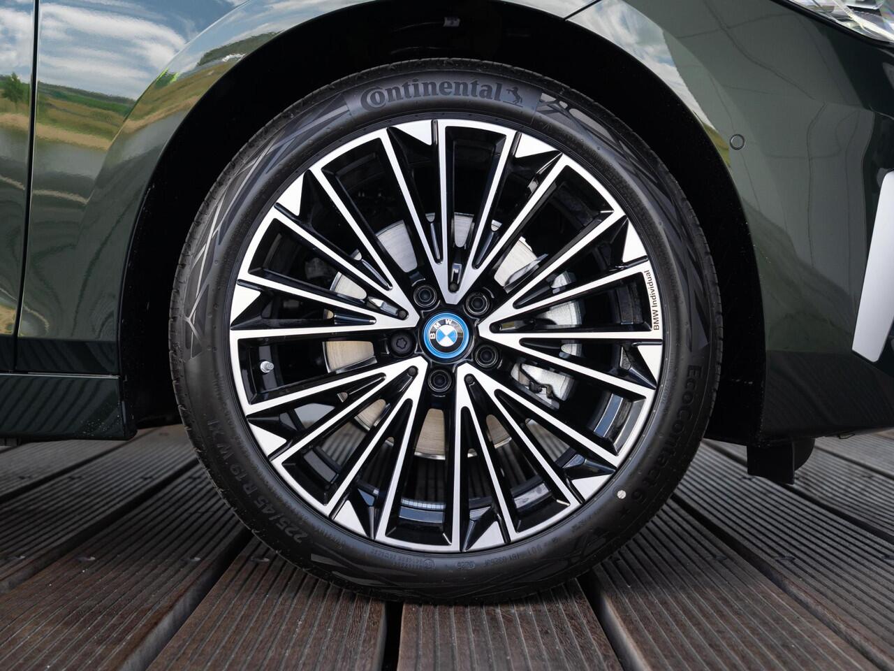 BMW 2-SERIE Active Tourer 225e xDrive | Luxury Line | Innovation Pack | Comfort Pack | Travel Pack