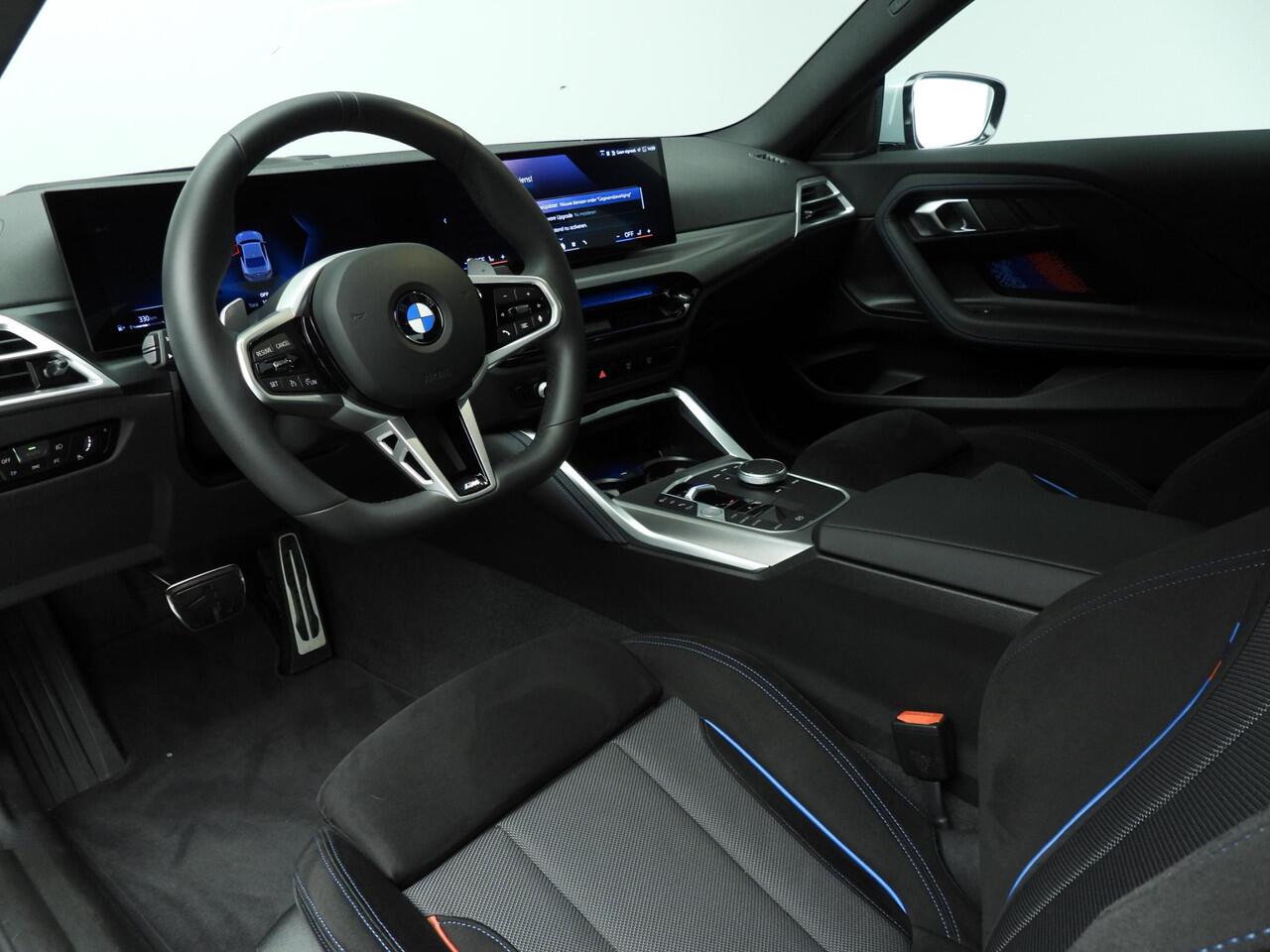 BMW 2-SERIE Coupé 218i | M-Sportpakket | LED | Navigatie | Stoelverwarming | Keyles go | DAB | Hifi speakers | Alu 18 inch