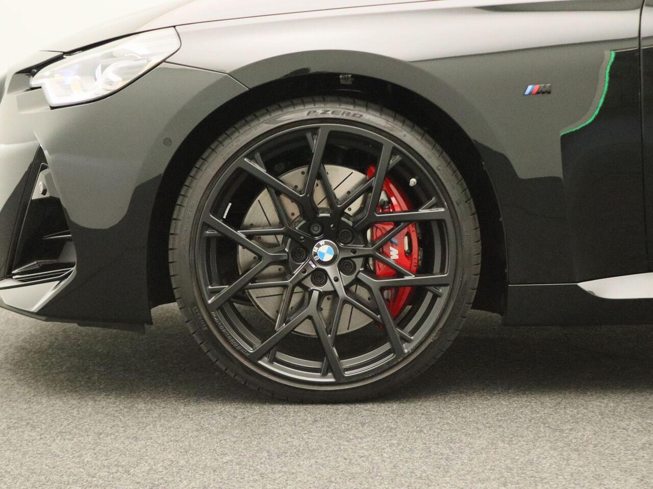 BMW 2-SERIE Coupé M240i xDrive M Sportdifferentieel | M Adaptief onderstel | Widescreen Display | Achteruitrijcamera | HIFI | Active Cruise Control | 19"