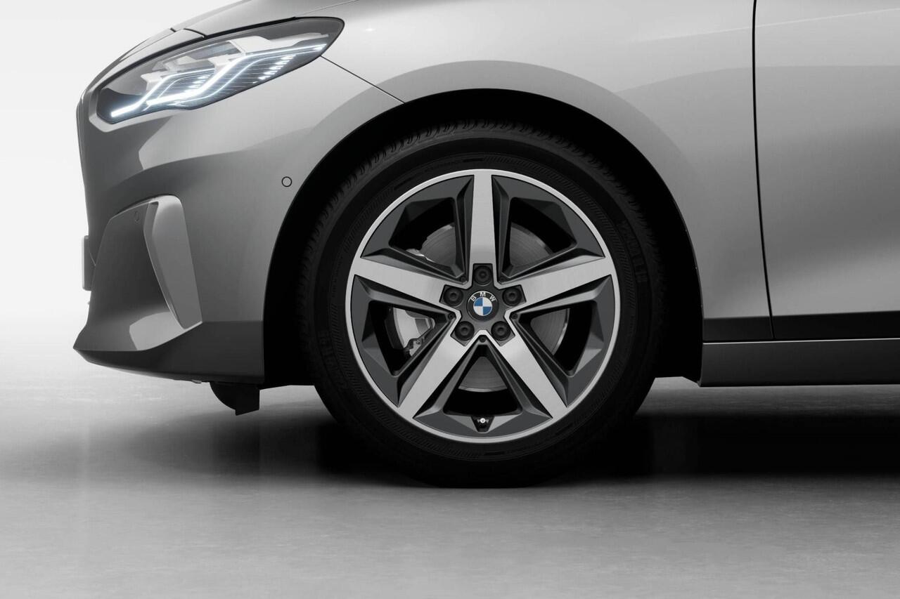 BMW 2-SERIE Active Tourer 220i | Luxury Line | Premium Pack | Travel Pack