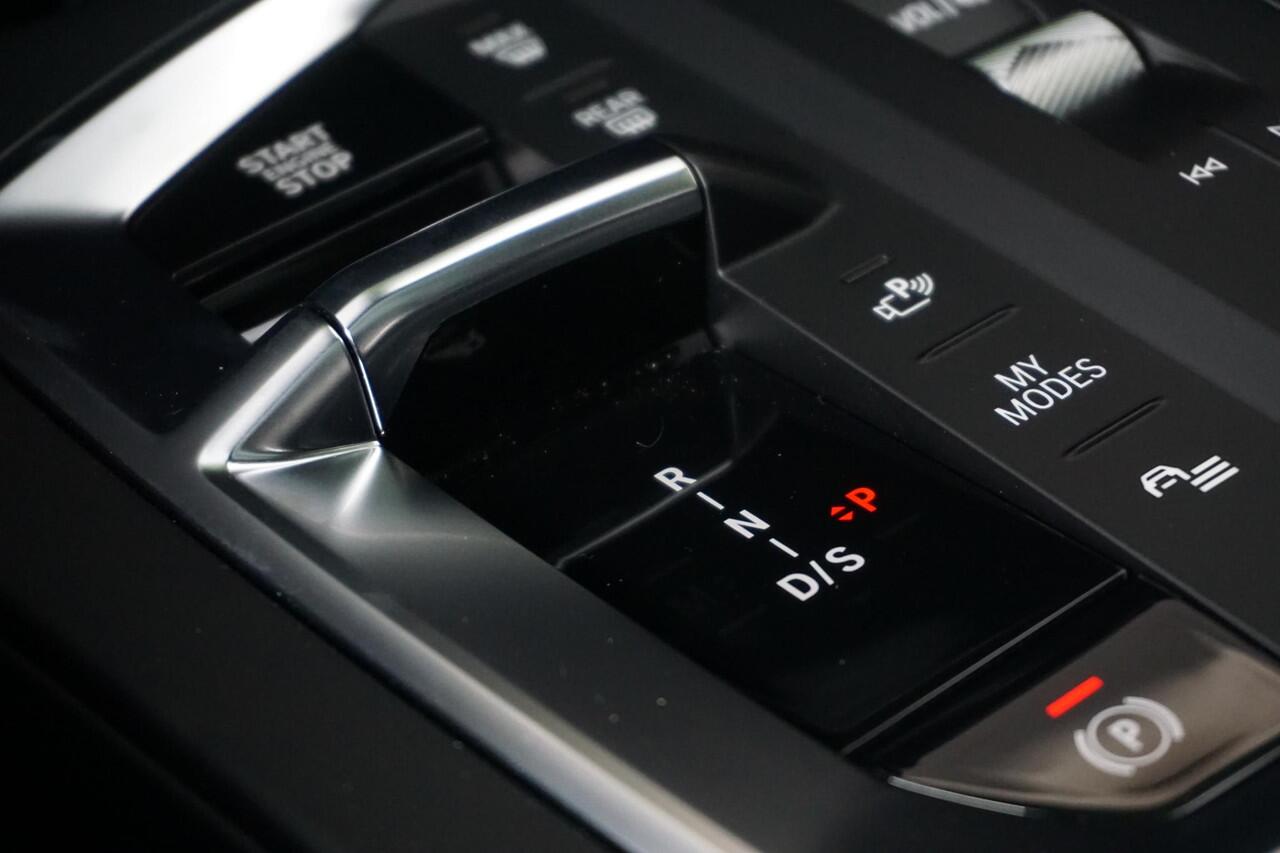 BMW 2-SERIE Gran Coupé 220 M Sportpakket Pro | Innovation Pack | Trekhaak met afneembare kogel | Stuurwielrand verwarmd | Glazen panoramadak | Driving Assistant Professional