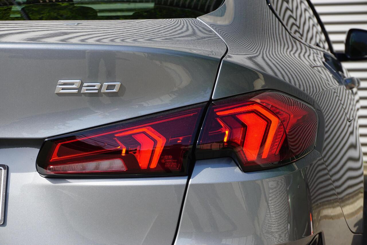 BMW 2-SERIE Gran Coupé 220 M Sportpakket | Premium Pack | Glazen panoramadak | Driving Assistant Plus | Harman-Kardon sound system