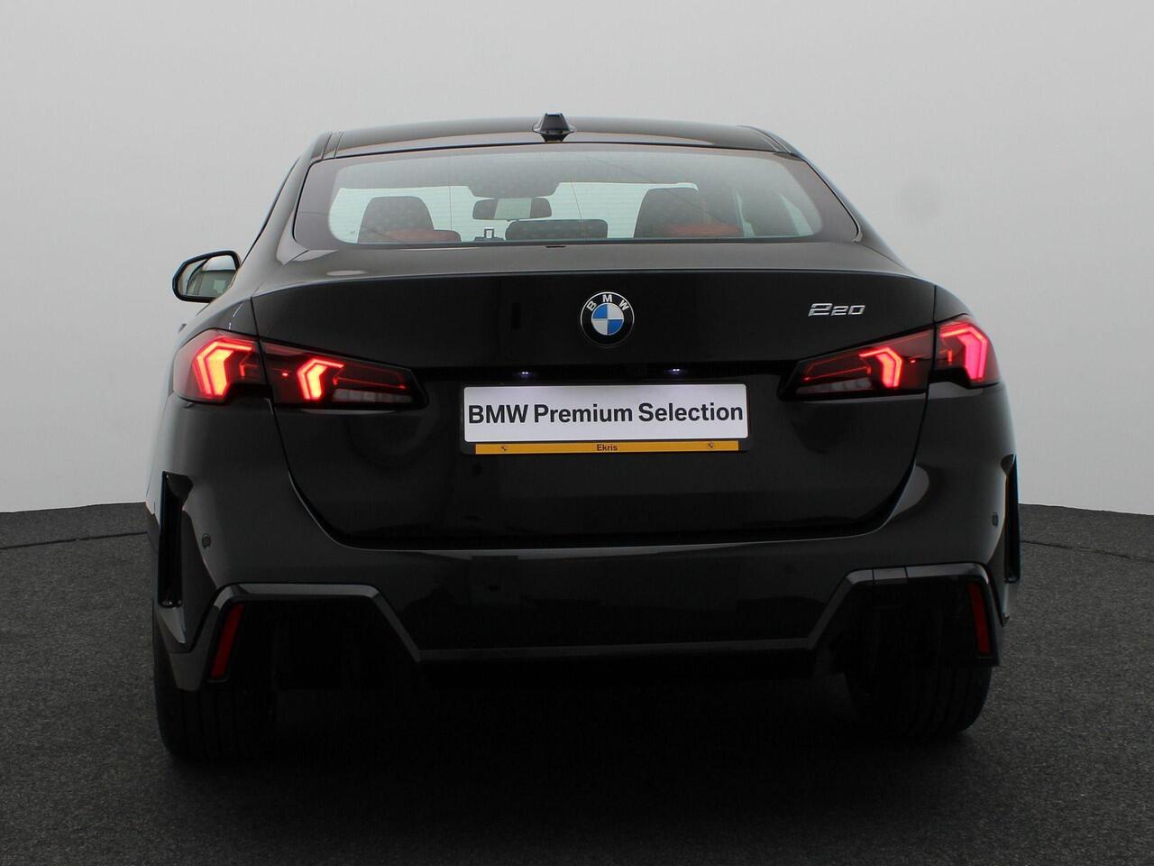 BMW 2-SERIE Gran Coupé 220 M Sportpakket | Premium Pack | M Adaptief onderstel | Achteruitrijcamera | Driving Assistant | Parking Assistant | 18''