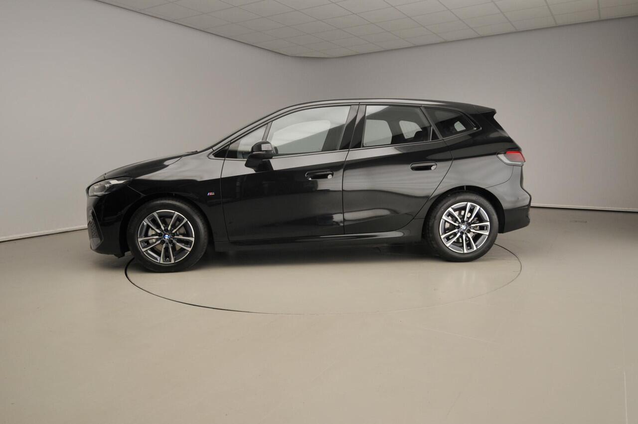 BMW 2-SERIE Active Tourer 220i | M-Sportpakket | LED | HUD | Active cruise | Elektr. zetels | Keyles go | DAB | Harman-kardon sound | Alu 17 inch