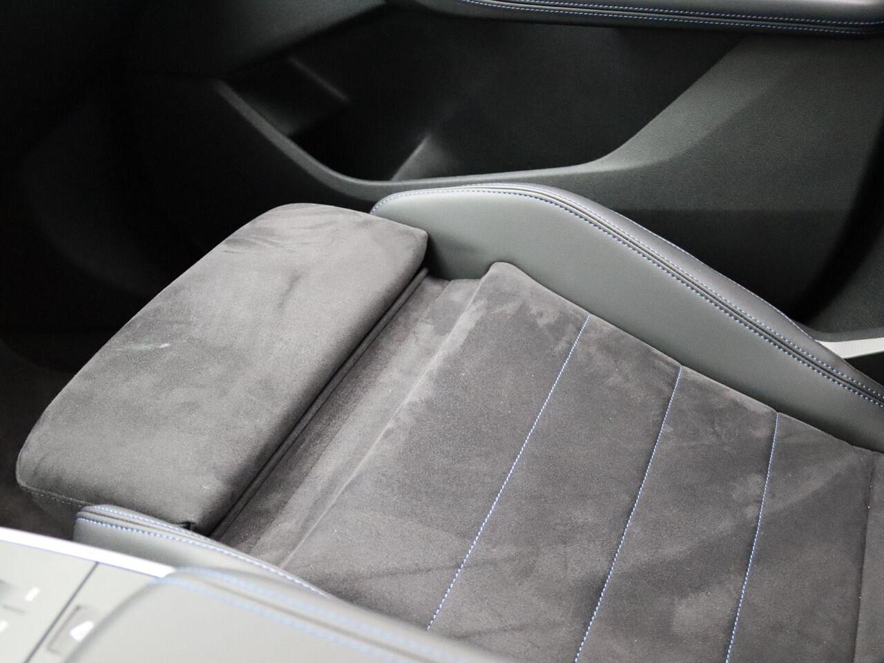 BMW 2-SERIE Active Tourer 230e xDrive M Sportpakket | Harman Kardon | Head-Up Display | Driving Assist Plus | Innovation Pack | 17"