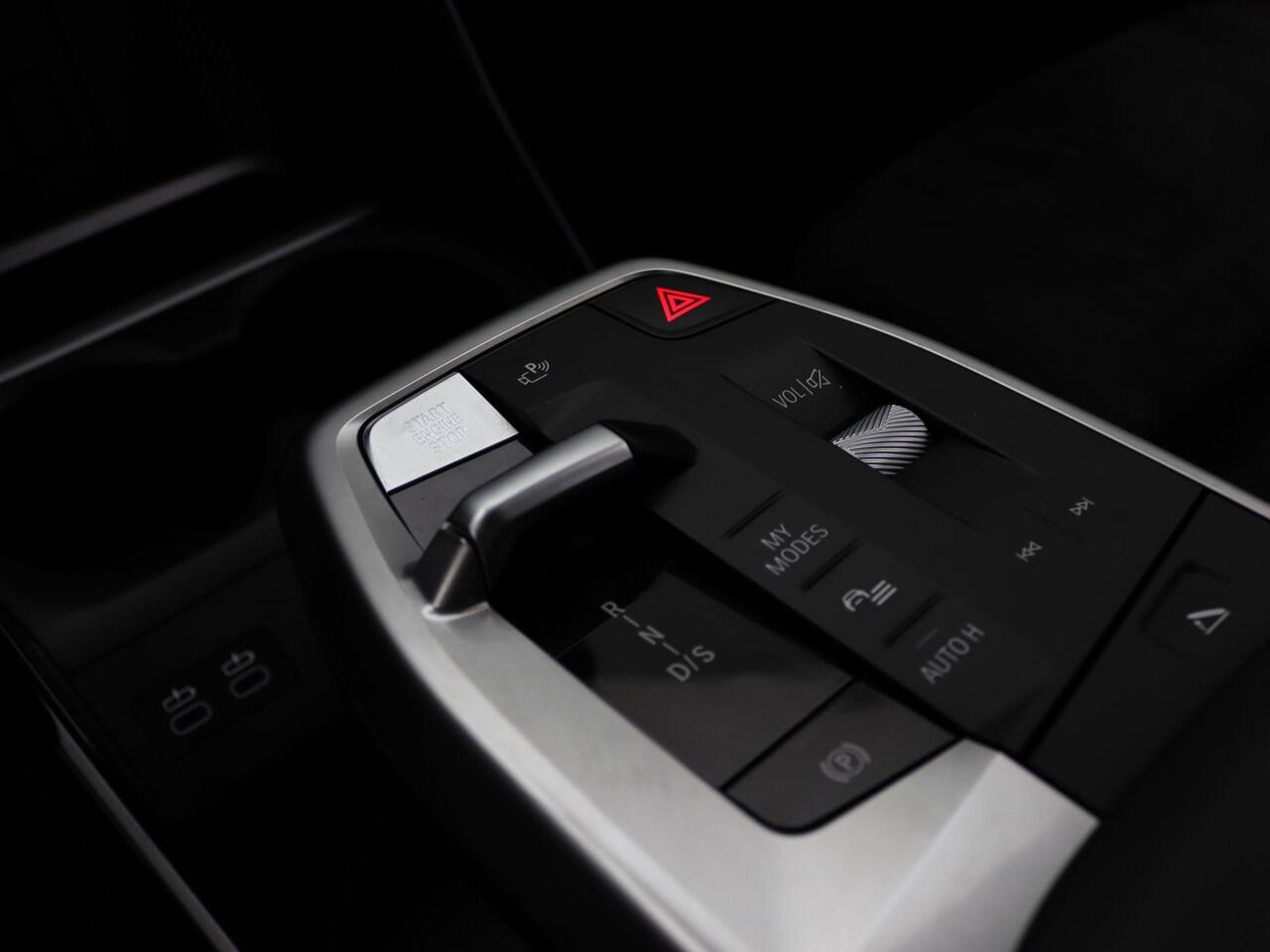 BMW 2-SERIE Active Tourer 230e xDrive M Sportpakket | Harman Kardon | Head-Up Display | Driving Assist Plus | Innovation Pack | 17"