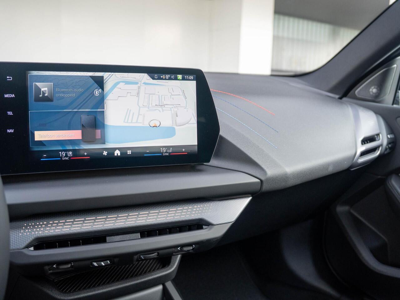 BMW 2-SERIE Gran Coupé 220 | M Sportpakket Pro | Premium Pack | Harman-Kardon | Verwarmd Stuurwiel | Comfort Access | Achteruitrijcamera | Panoramadak | Stoelverwarming