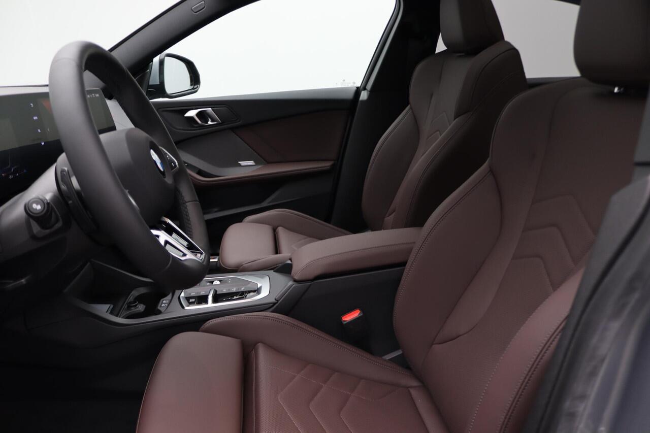 BMW 2-SERIE Gran Coupé 220 M Sportpakket | Premium Pack | Stuurwielrand Verwarmd | Comfort Access | Achteruitrijcamera | Panoramadak | Driving Assistant Plus | Harman Kardon | 19''