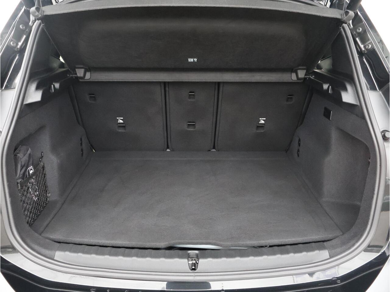 BMW 2-SERIE Active Tourer 225e xDrive M Sportpakket/ Comfort Access/ Panoramadak/ Actiefstoelen voor/ Head-Up/ Harman-Kardon/ 19" LMV