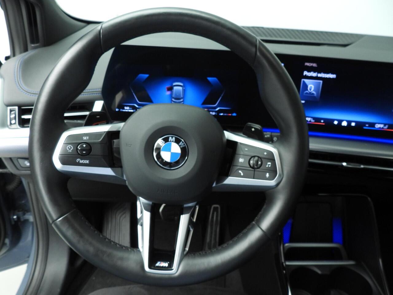 BMW 2-SERIE Active Tourer 220i | M-Sportpakket | LED | Navigatie | Sportstoelen | Stoelverwarming | Keyles go | DAB | Alu 17 inch