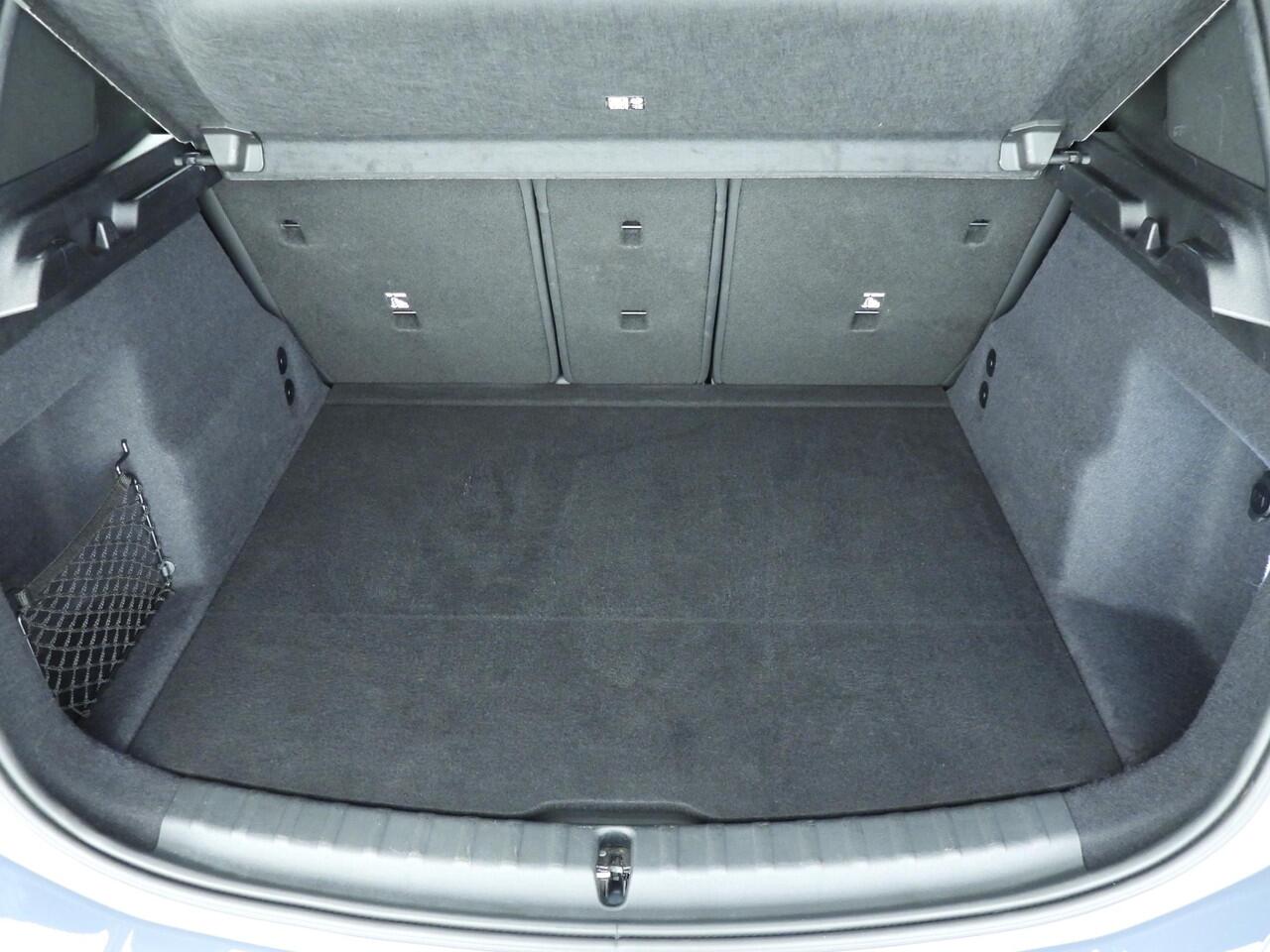 BMW 2-SERIE Active Tourer 220i | M-Sportpakket | LED | Navigatie | Sportstoelen | Stoelverwarming | Keyles go | DAB | Alu 17 inch