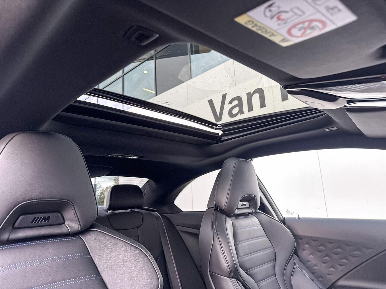BMW 2-SERIE Coupé 220i | M Sport Pro | Premium Pack | M Sportstoelen