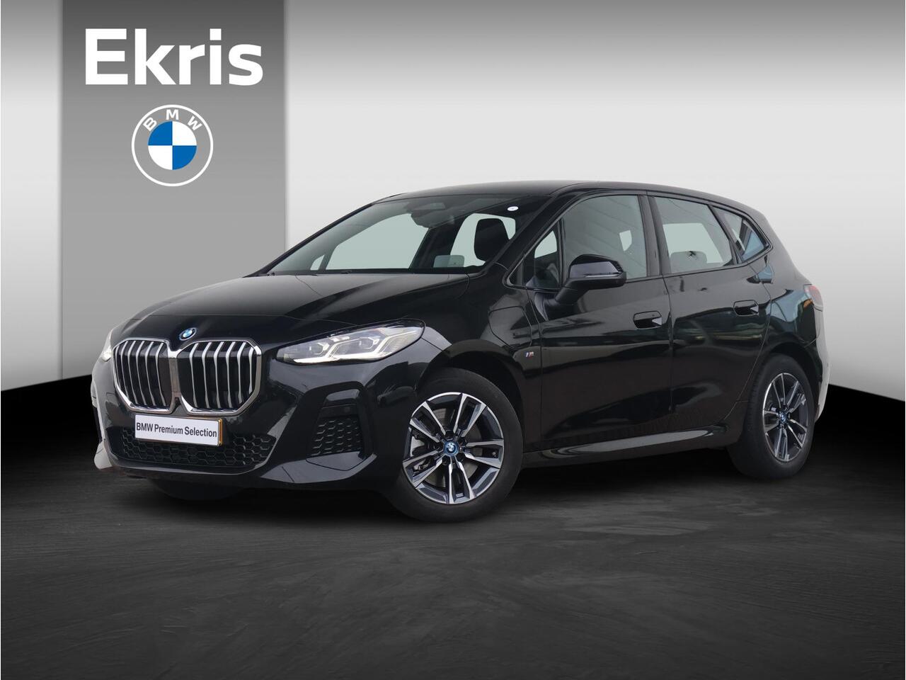 BMW 2-SERIE Active Tourer 230e xDrive / M-Sportpakket / Harman Kardon / Head Up Display / Driving Assistant Plus / Elektrisch Verstelbare Stoelen /