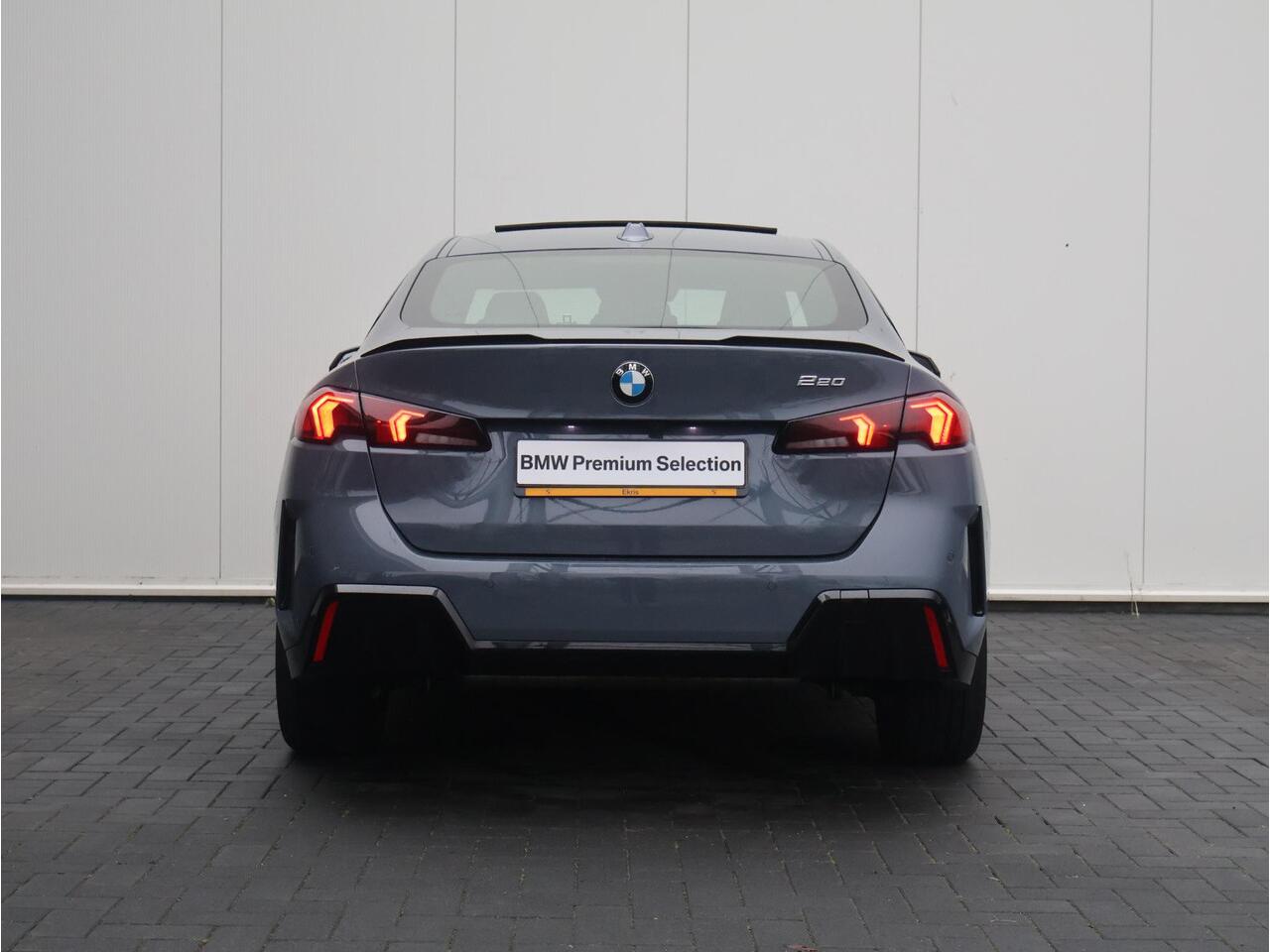 BMW 2-SERIE Gran Coupé 220 M Sportpakket Pro/ Stuurverwarming/ Panoramadak/ Harman-Kardon/ Head-Up/ Comfort Access