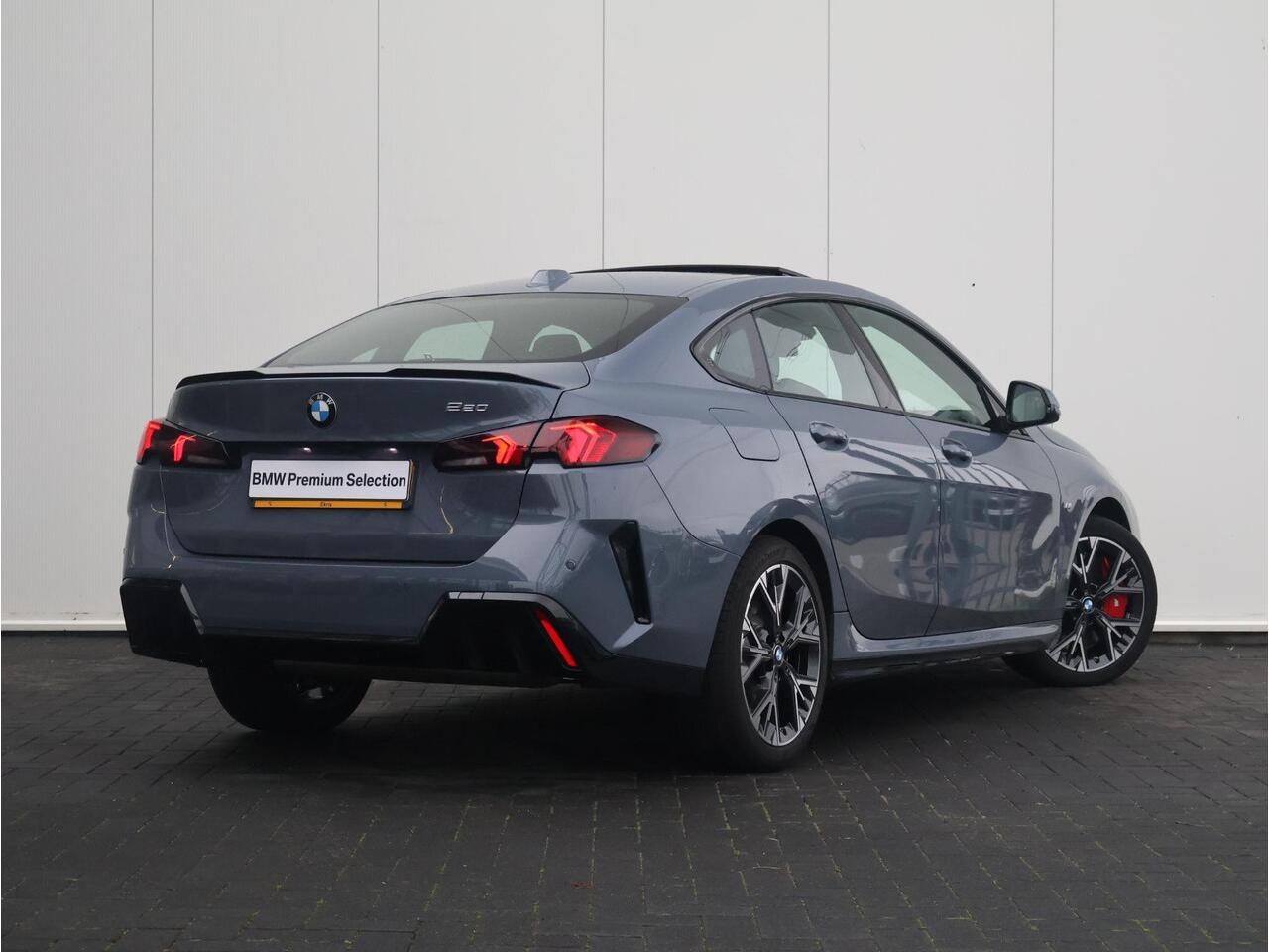 BMW 2-SERIE Gran Coupé 220 M Sportpakket Pro/ Stuurverwarming/ Panoramadak/ Harman-Kardon/ Head-Up/ Comfort Access