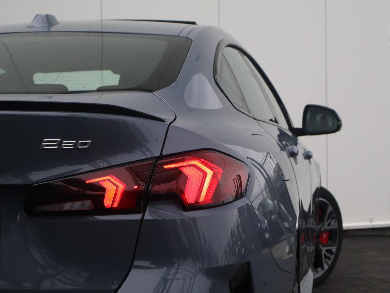 BMW 2-SERIE Gran Coupé 220 M Sportpakket Pro/ Stuurverwarming/ Panoramadak/ Harman-Kardon/ Head-Up/ Comfort Access