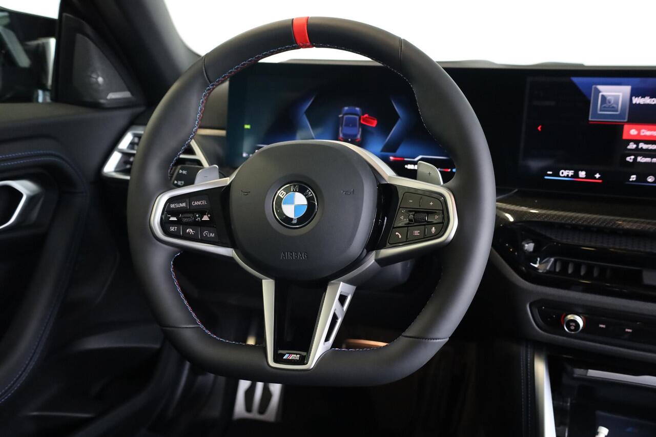 BMW 2-SERIE Coupé M240i xDrive M Sportpakket Pro | Panoramadak | Head-Up | Harman Kardon | Adaptieve Cruise Control | Stoel & Stuurwielverwarming | 360 Camera | Carbon Interieur | Dodehoekdetectie | Elektrisch Verstelbare Stoelen | Adaptieve LED | Trekhaak afneembaar
