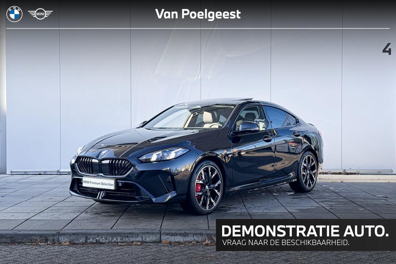 BMW 2-SERIE Gran Coupé 220 M Sport M-Sport Pro / Getinte Ramen / Glazen Dak / Stoel- en Stuurverwarming / Harman Kardon Audio