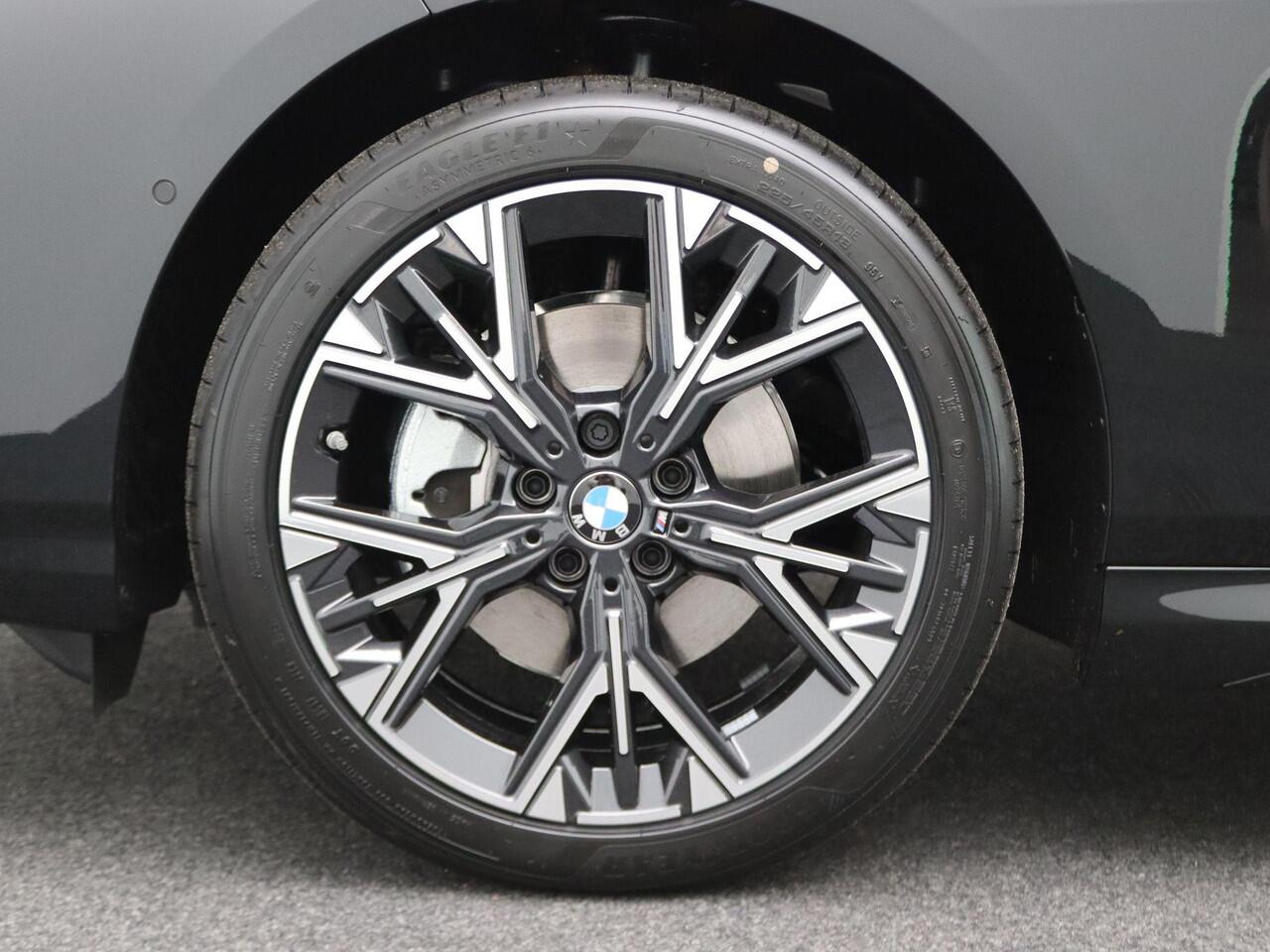 BMW 2-SERIE Gran Coupé 220 M Sportpakket | Premium Pack | Stuurwielrand Verwarmd | Achteruitrijcamera | Driving Assistant | 18''