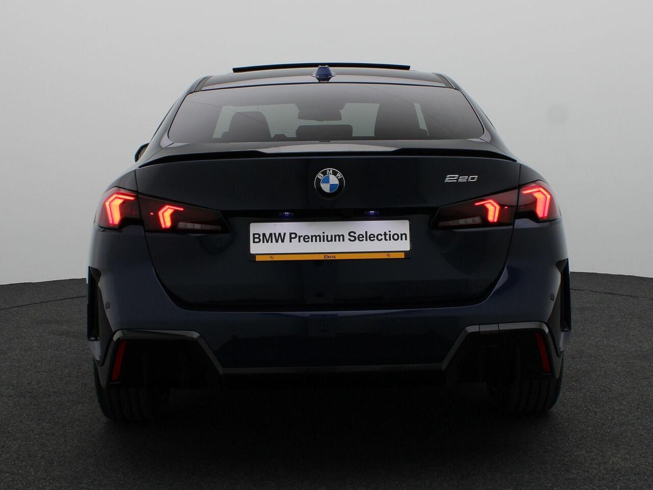 BMW 2-SERIE Gran Coupé 220 M Sportpakket Pro | Premium Pack | Stuurwielrand Verwarmd | Panoramadak | Driving Assistant | Harman Kardon | 18''