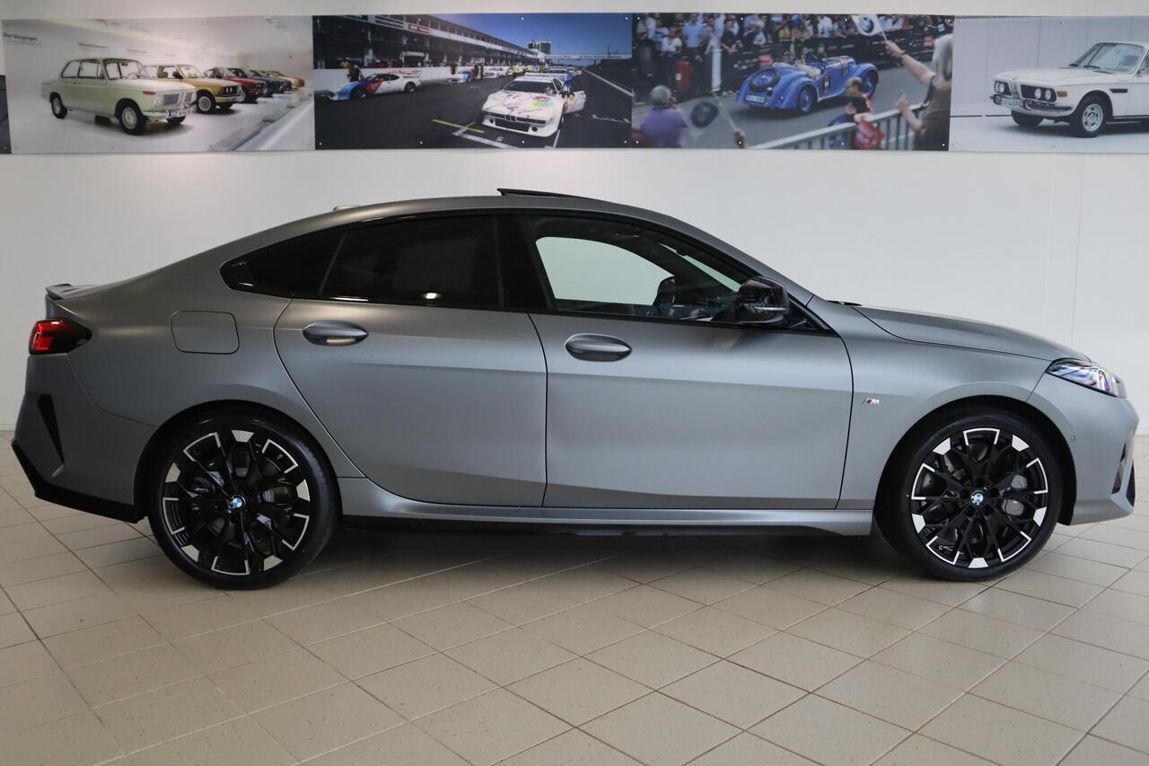 BMW 2-SERIE Gran Coupé M235 xDrive | M Sportpakket Pro | Panoramadak | Head-Up | Harman Kardon | 360 Camera | Stoel & Stuurwielverwarming | Elektrisch Verstelbare Stoelen | Comfort Access |