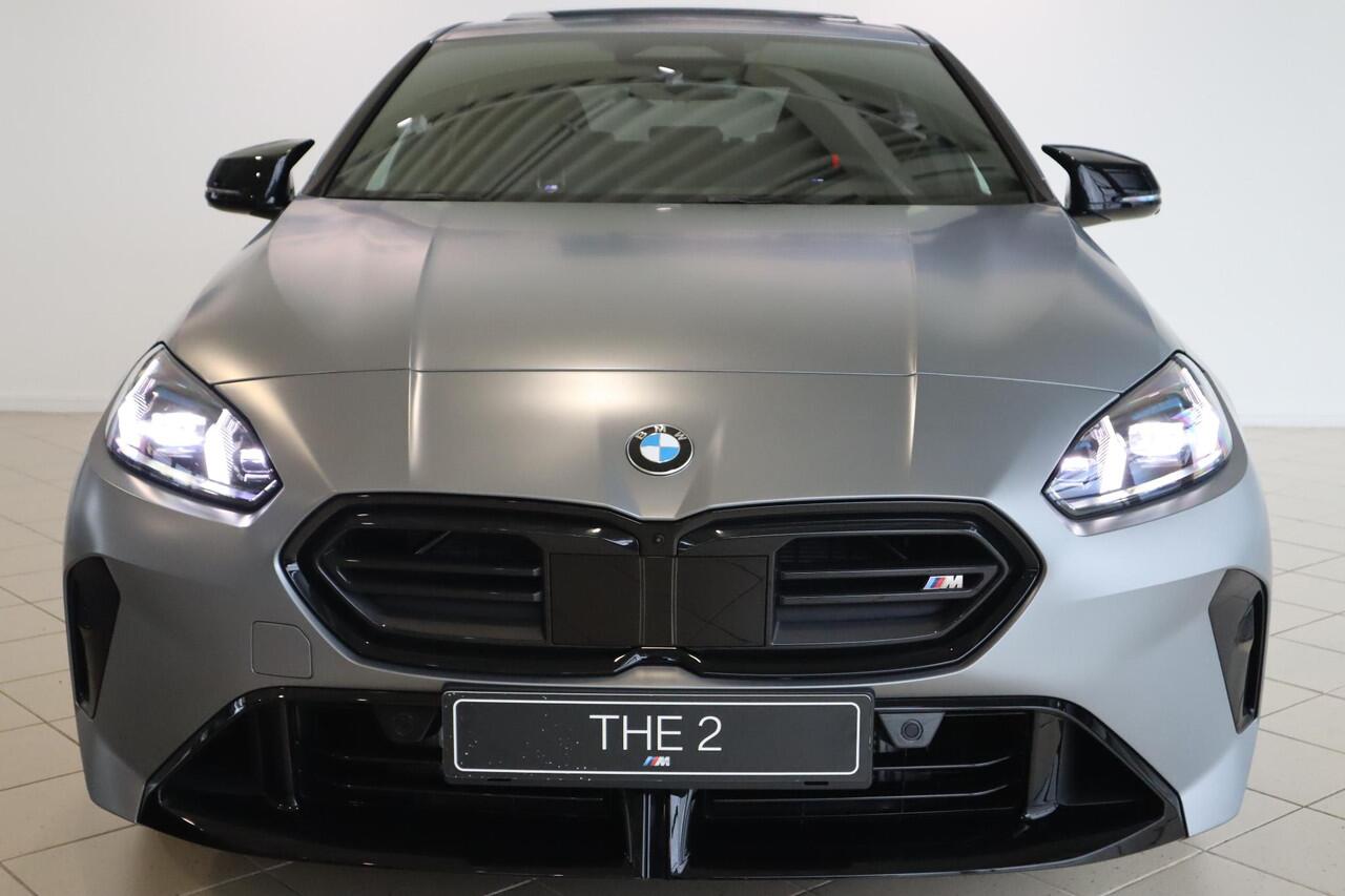 BMW 2-SERIE Gran Coupé M235 xDrive | M Sportpakket Pro | Panoramadak | Head-Up | Harman Kardon | 360 Camera | Stoel & Stuurwielverwarming | Elektrisch Verstelbare Stoelen | Comfort Access |