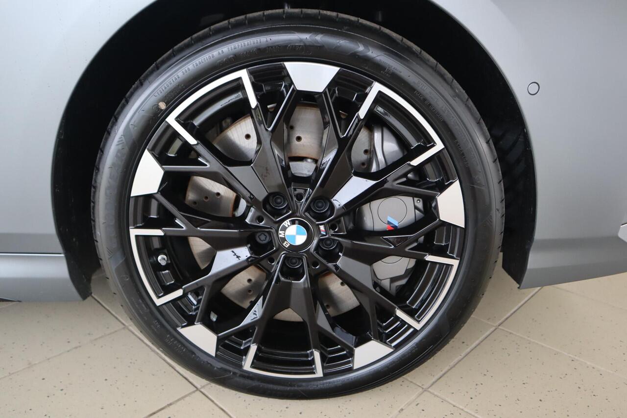 BMW 2-SERIE Gran Coupé M235 xDrive | M Sportpakket Pro | Panoramadak | Head-Up | Harman Kardon | 360 Camera | Stoel & Stuurwielverwarming | Elektrisch Verstelbare Stoelen | Comfort Access |