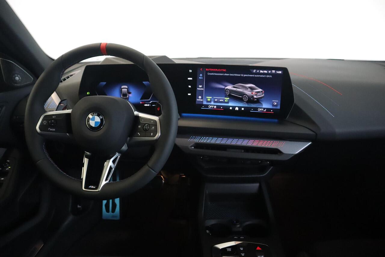 BMW 2-SERIE Gran Coupé M235 xDrive | M Sportpakket Pro | Panoramadak | Head-Up | Harman Kardon | 360 Camera | Stoel & Stuurwielverwarming | Elektrisch Verstelbare Stoelen | Comfort Access |