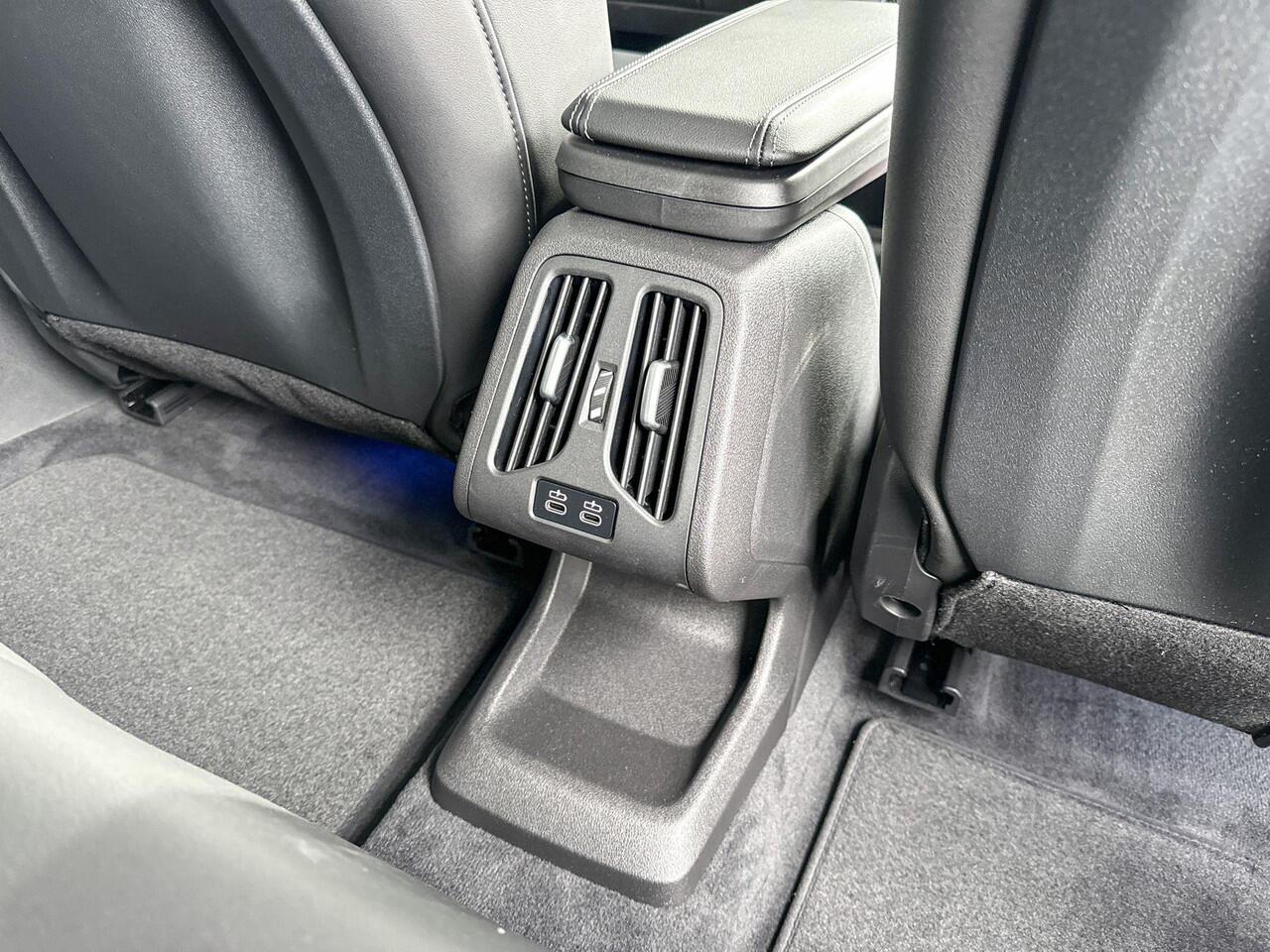 BMW 2-SERIE Active Tourer 225e xDrive M Sportpakket / Premium Pack / Travel Pack