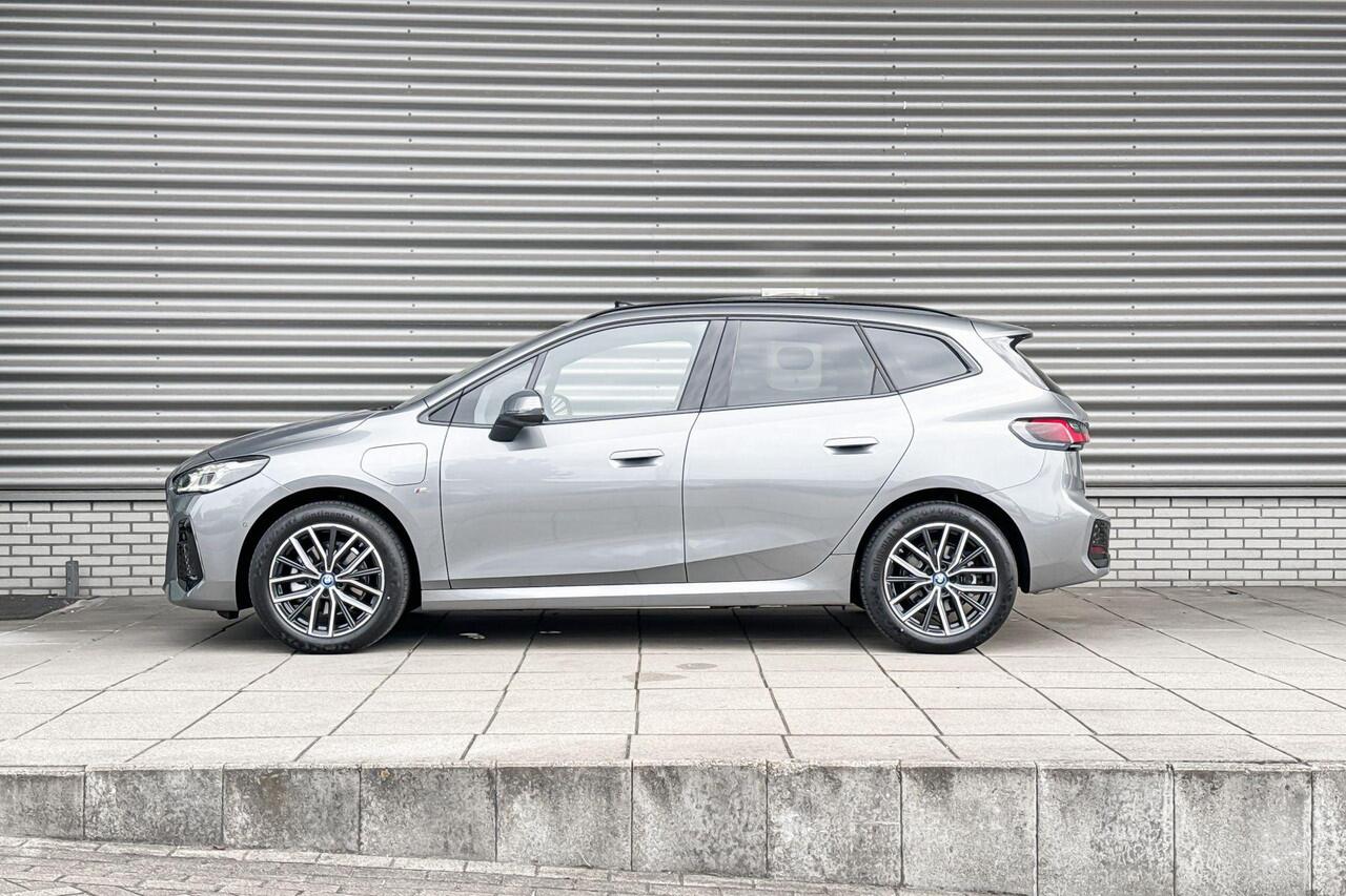 BMW 2-SERIE Active Tourer 225e xDrive M Sportpakket / Premium Pack / Travel Pack
